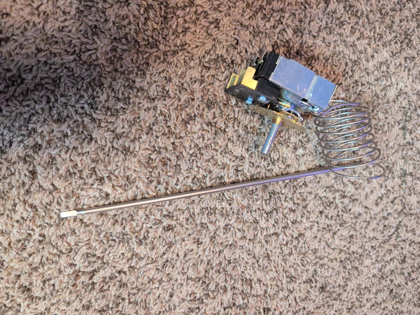 KKTB-18-48 Oven Thermostat 5A 120VAC 599°F 48\