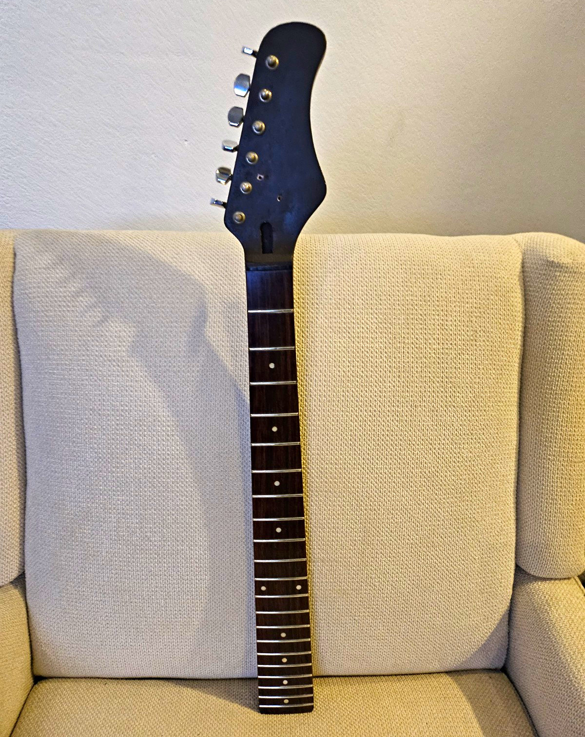 Vintage Hondo Guitar Neck Brown Loaded with tuners Rosewood Fretboard Vintage Hondo Guitar Neck Brown Loaded with tuners Rosewood Fretboard