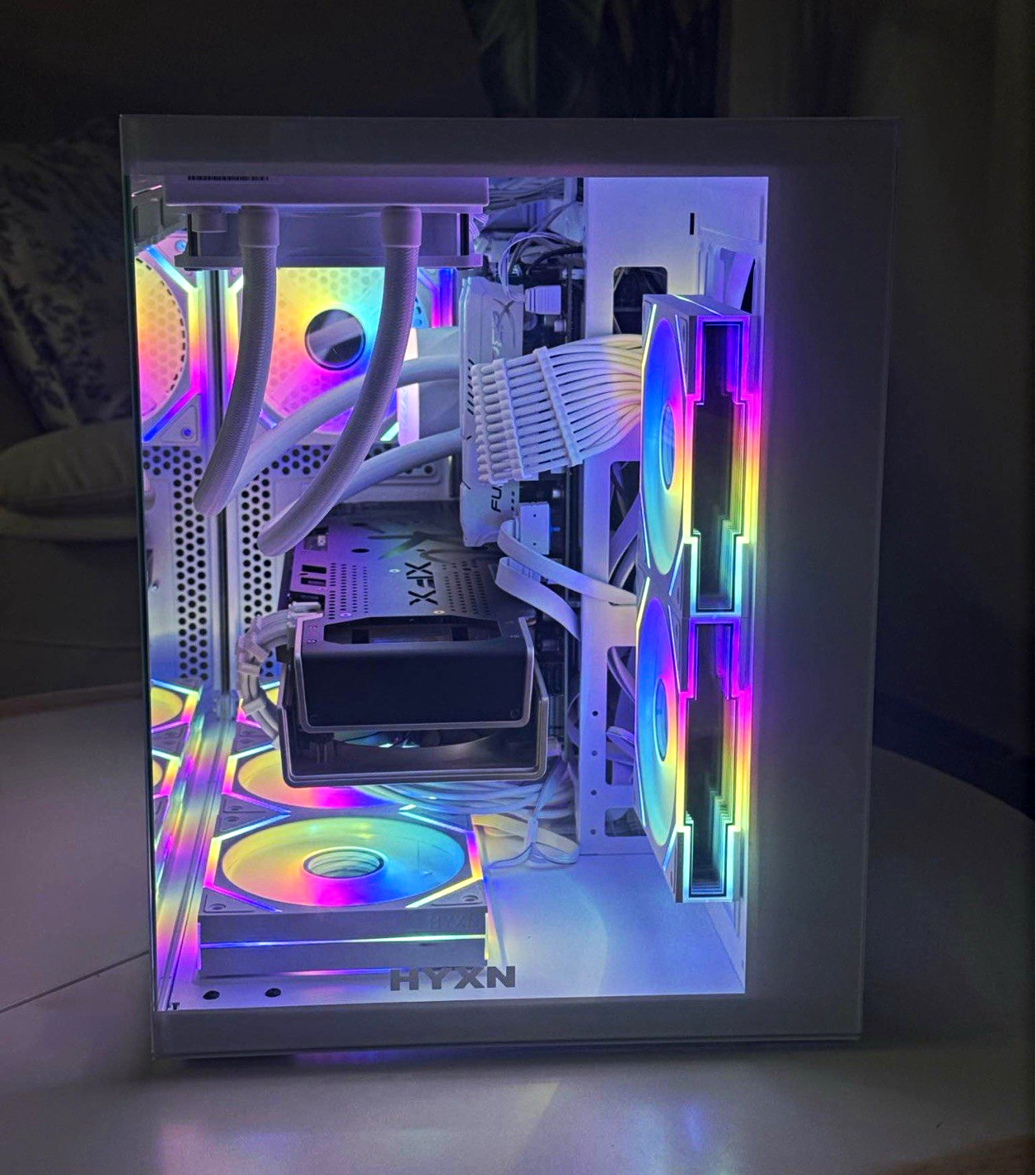 Custom/Whitebox White Tower Ryzen 5 9600X 16GB 1TB NVMe RX 6950 XT RGB