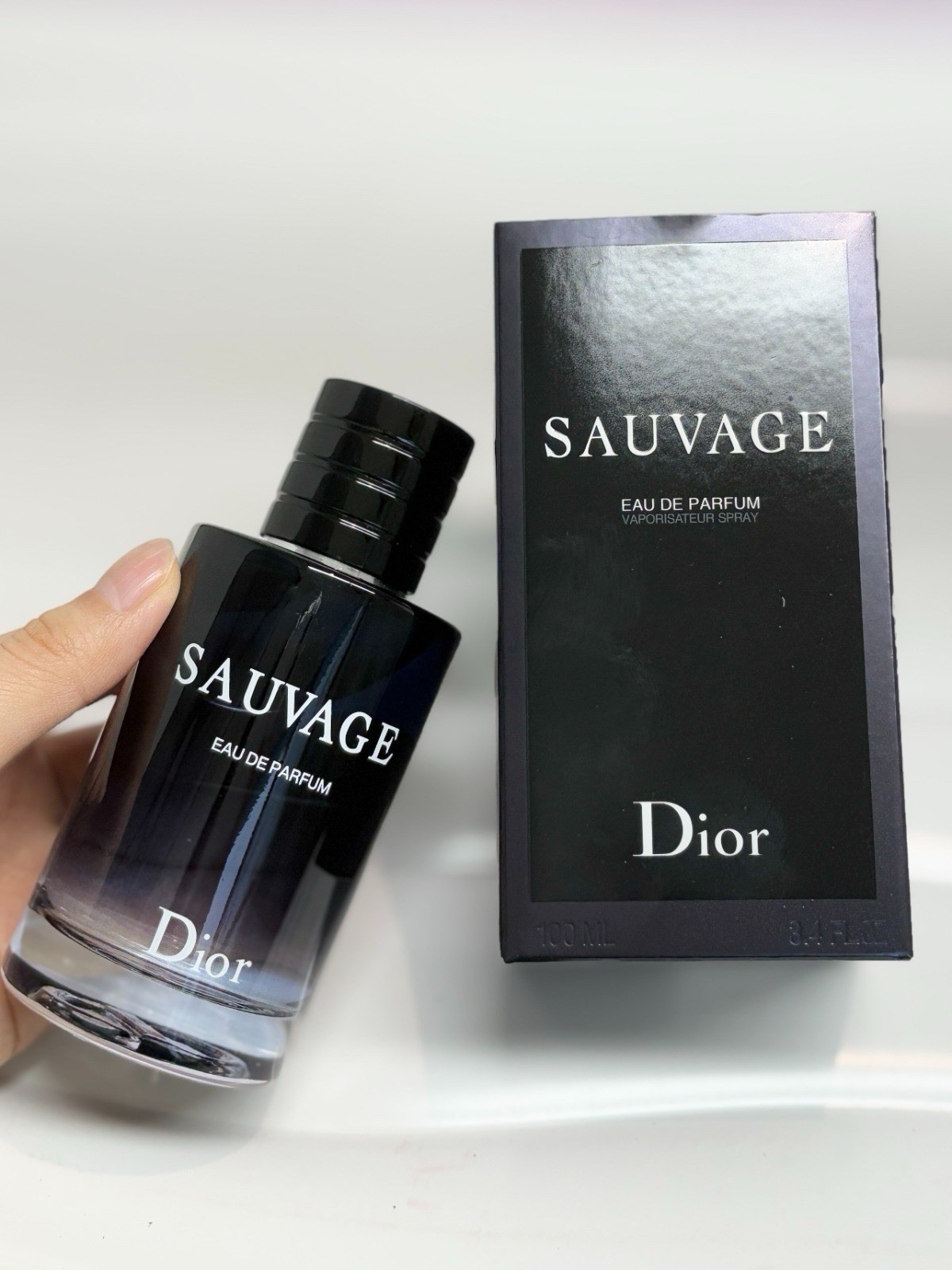 100ml Sauvage Men Factory Sealed 3.4 oz Eau De Parfum Spray 100ml Sauvage Men Factory Sealed 3.4 oz Eau De Parfum Spray