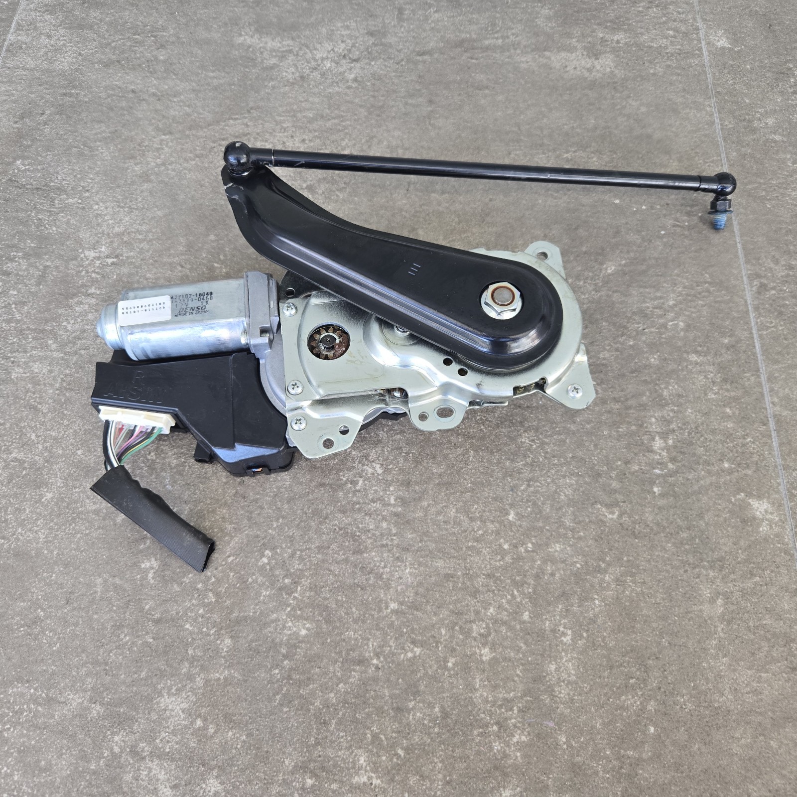 2008-2013 TOYOTA HIGHLANDER REAR LIFTGATE HATCH POWER LID LIFT MOTOR ASSEMBLY 2008-2013 TOYOTA HIGHLANDER REAR LIFTGATE HATCH POWER LID LIFT MOTOR ASSEMBLY