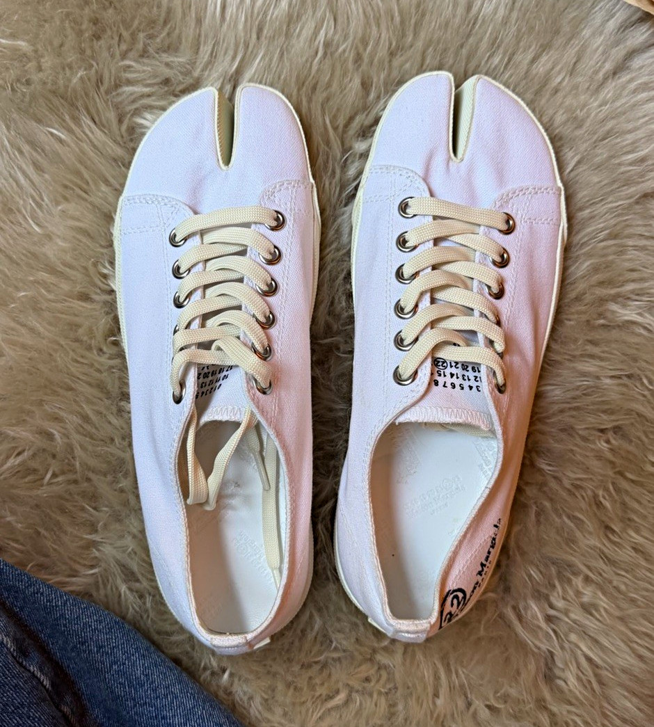 Maison Margiela Tabi Split Low Top Canvas Sneakers - EU 40 Maison Margiela Tabi Split Low Top Canvas Sneakers - EU 40