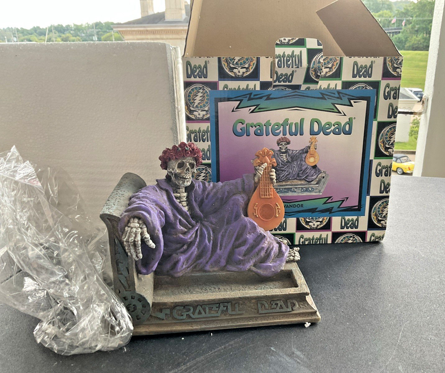 VINTAGE 1998 Lounging Skeleton GRATEFUL DEAD VANDOR STATUE Ashtray Incense Rare