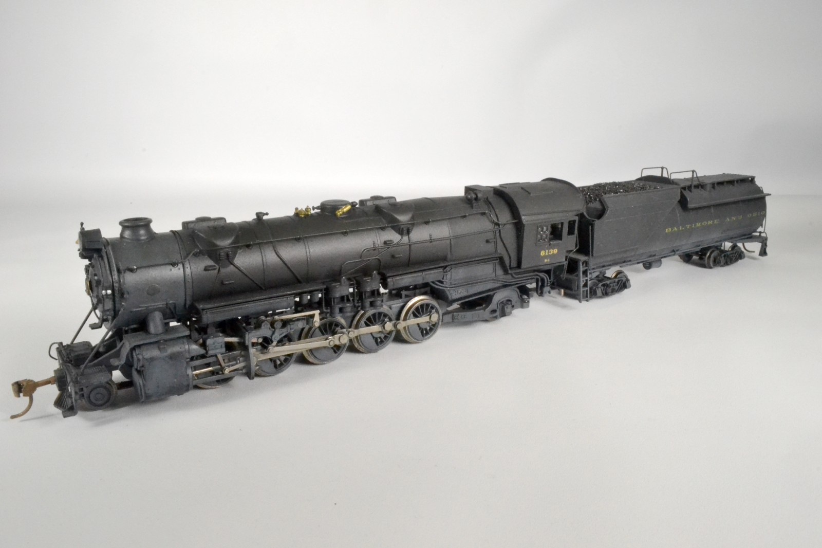 B&O Big Six 6139, AHM/Rivarossi 2-10-2 Santa Fe--detailed, painted, weatherd, DC B&O Big Six 6139, AHM/Rivarossi 2-10-2 Santa Fe--detailed, painted, weatherd, DC