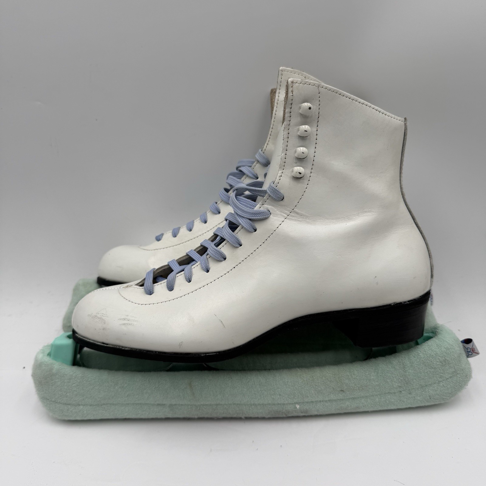 E2 Vtg Riedell Red Wing 216W Leather Ice Skates Women Size 8.5 Blade Guards E2 Vtg Riedell Red Wing 216W Leather Ice Skates Women Size 8.5 Blade Guards