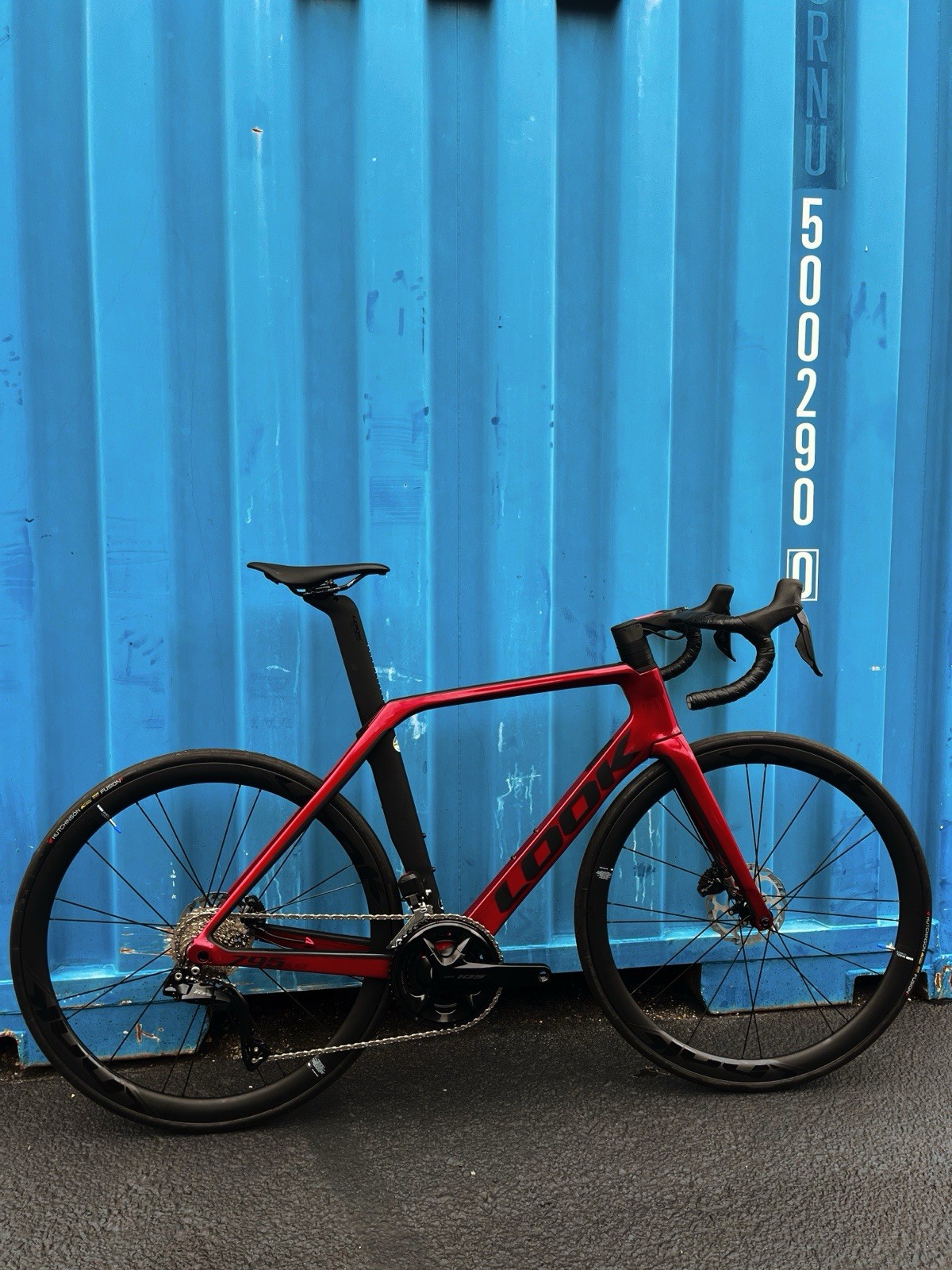 LOOK 795 Blade RS Carbon Road Bike 700C 105 Di2 LOOK 795 Blade RS Carbon Road Bike 700C 105 Di2
