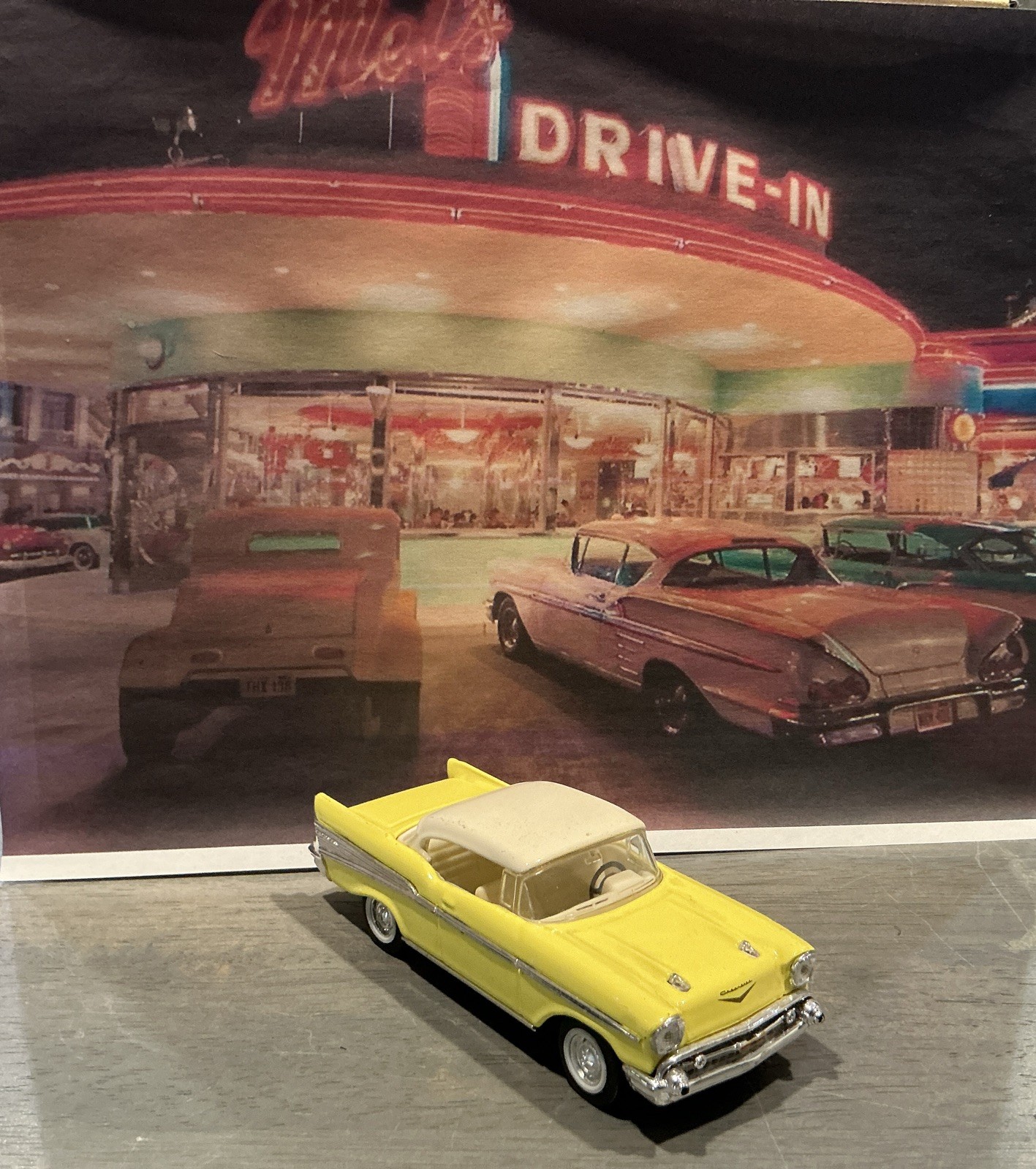MTH 30-9105 Mel\'s Operating Drive-In Diner O Gauge 1:43 Die-Cast Replacement Car