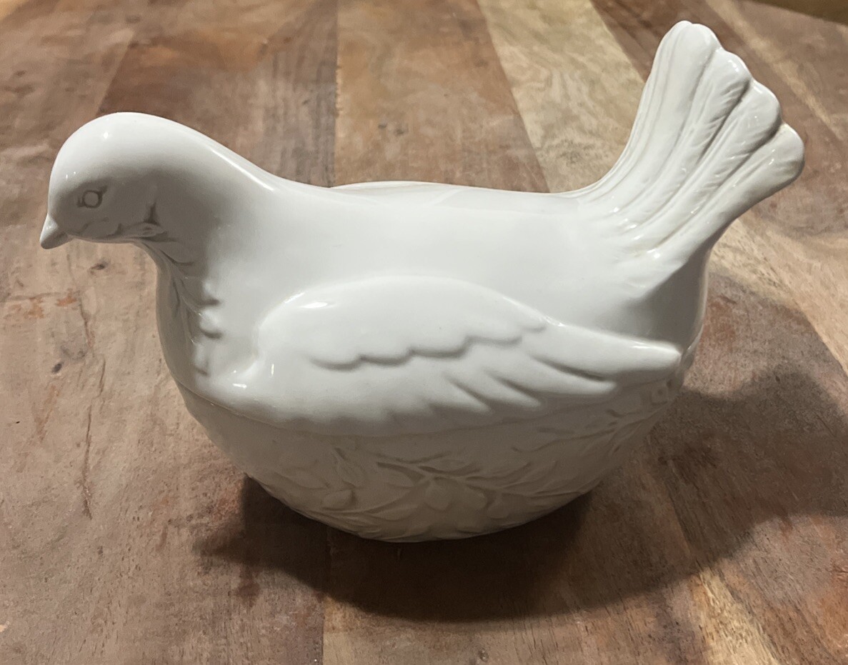 America Atelier at Home Peace Dove White Dove Bowl with Lid, 8\