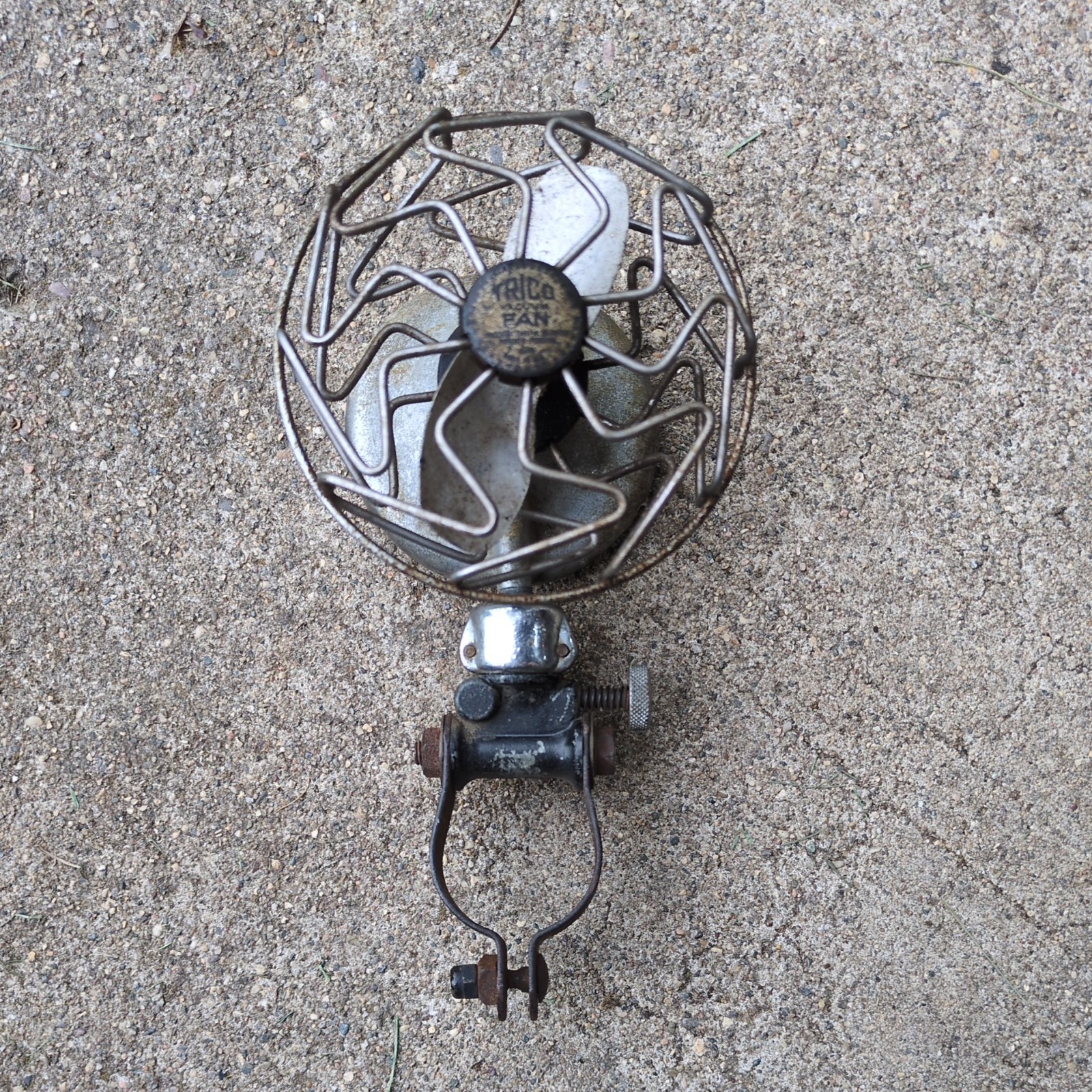 Vintage 1920's30's TRICO Vacuum Fan with Mounting Bracket Attached Untested Vintage 1920's30's TRICO Vacuum Fan with Mounting Bracket Attached Untested