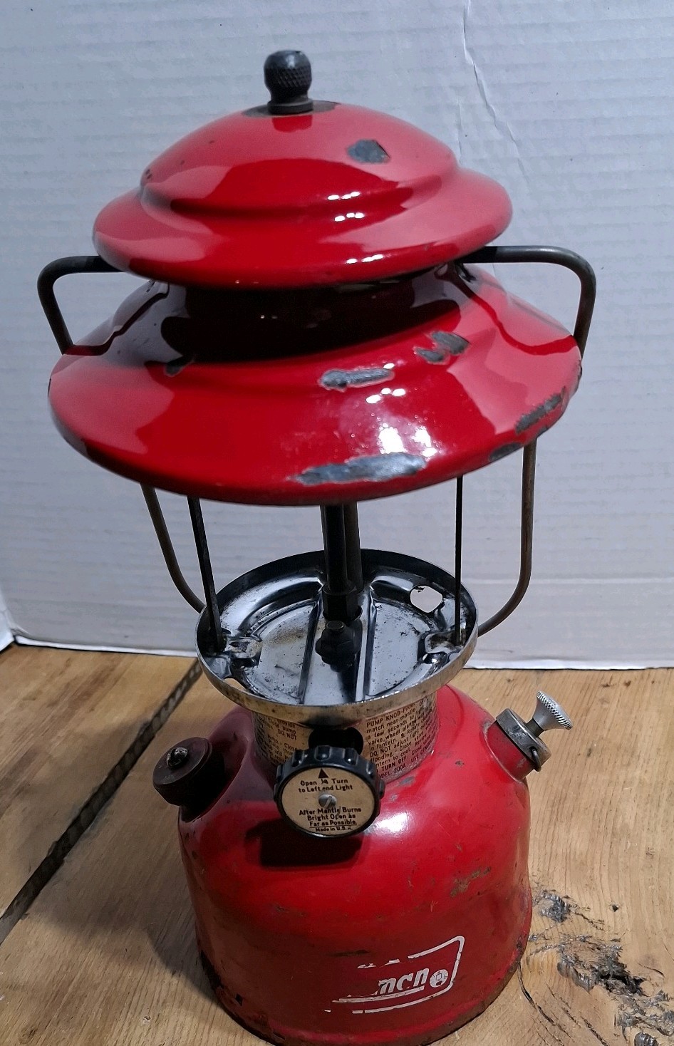 Vintage Coleman Red Single Mantle Lantern 200A 1974