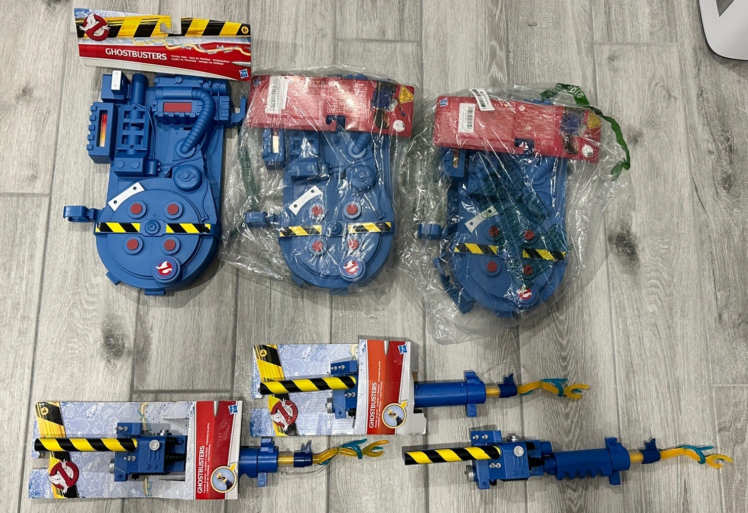 Hasbro Ghostbusters Proton Pack With Proton Blaster Lot of 3 sets Hasbro Ghostbusters Proton Pack With Proton Blaster Lot of 3 sets