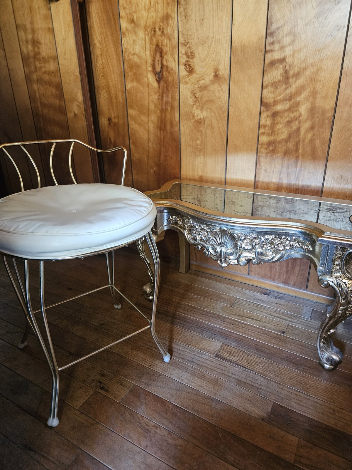 Vintage Mid Century Hollywood Regency Gold Gilt Ornate Baroque Rococo Vanity MCM