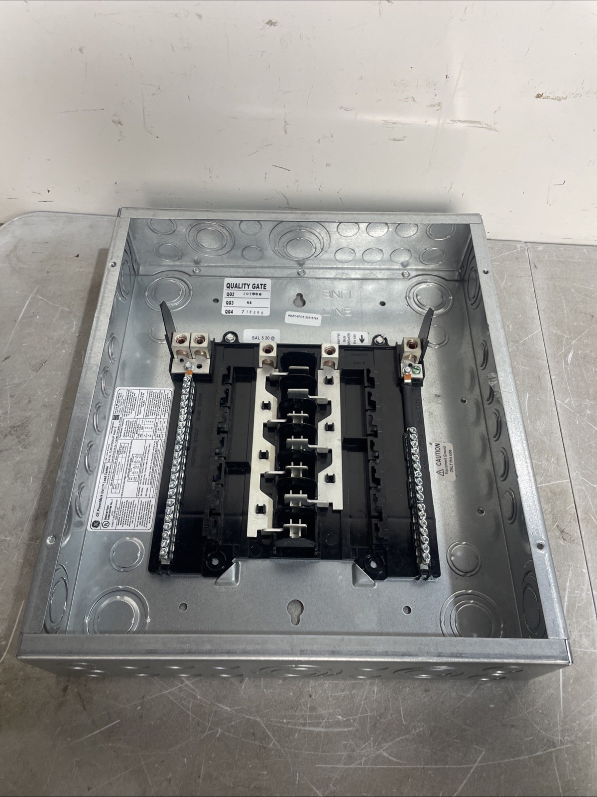 GE TLM1212CCU Loadcenters and Panelboards Read Description