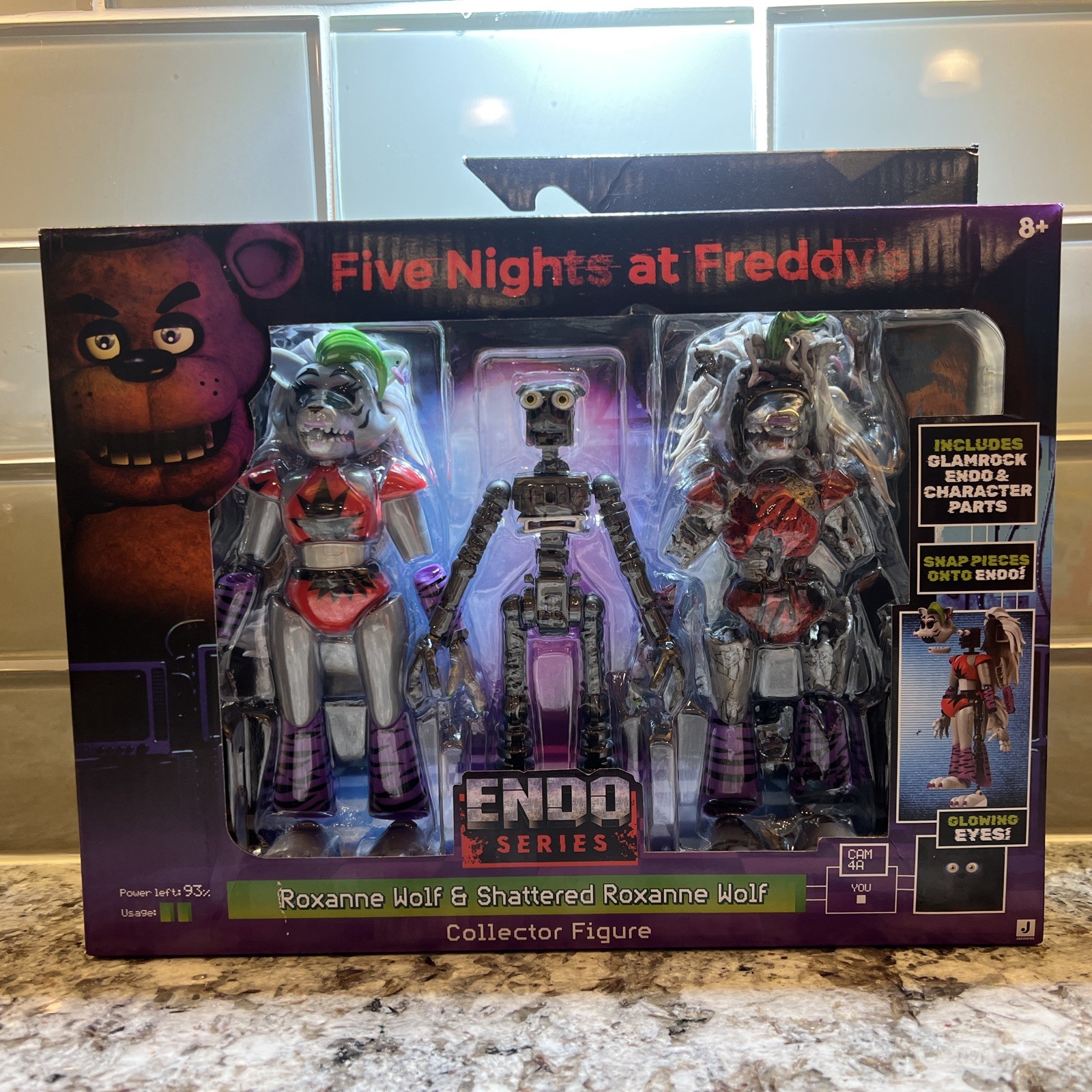 Jazwares Five Nights At Freddy’s Endo Series Roxanne Wolf & Shattered Roxy Wolf
