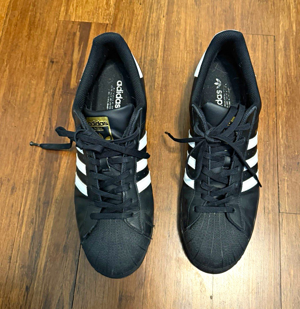Adidas Originals Superstar Men’s Black/White Low Top Lace-Up Leather Sneaker Adidas Originals Superstar Men’s Black/White Low Top Lace-Up Leather Sneaker
