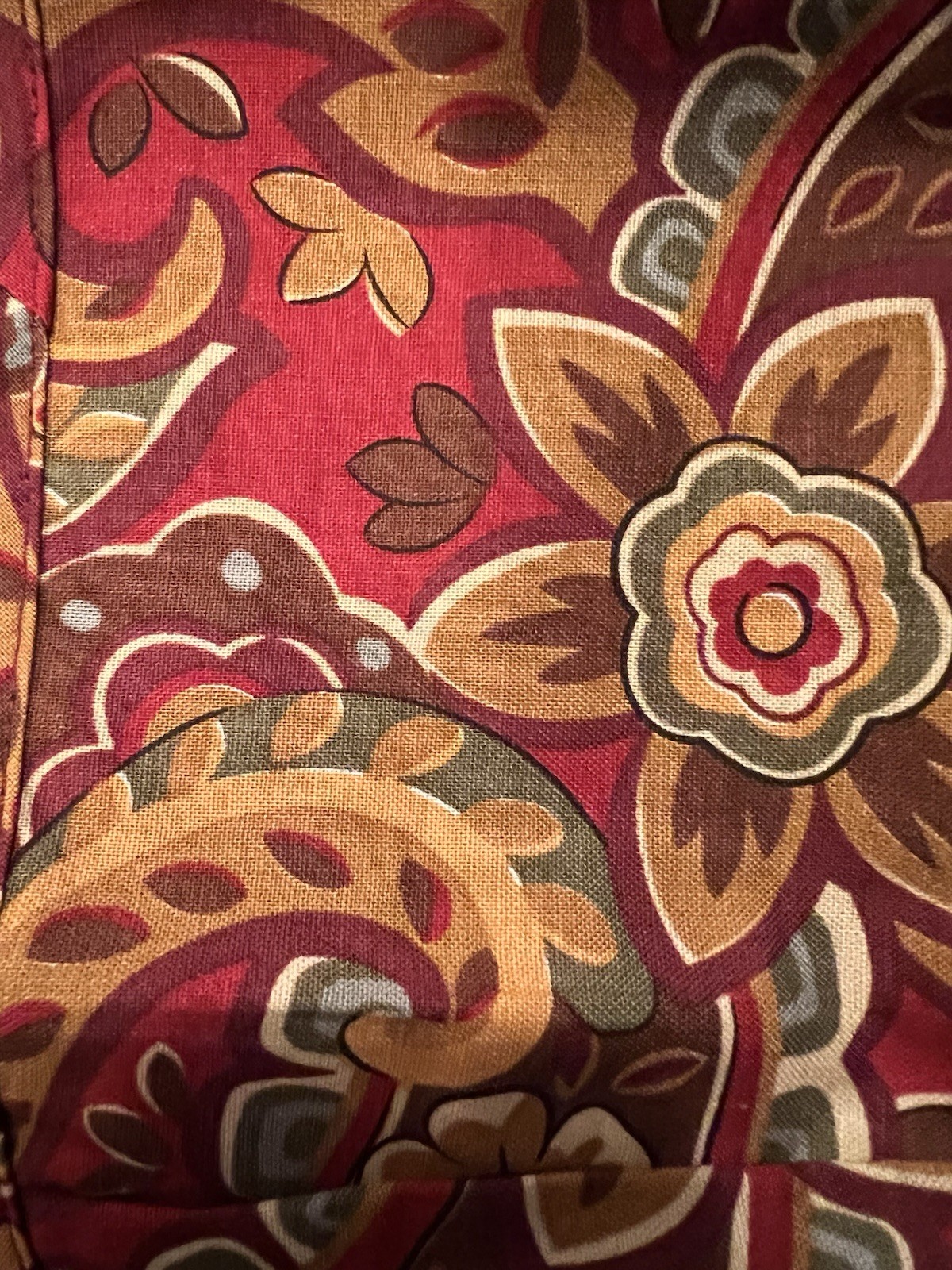 Longaberger 36 x 36 Fabric Square - Crimson Hill Longaberger 36 x 36 Fabric Square - Crimson Hill