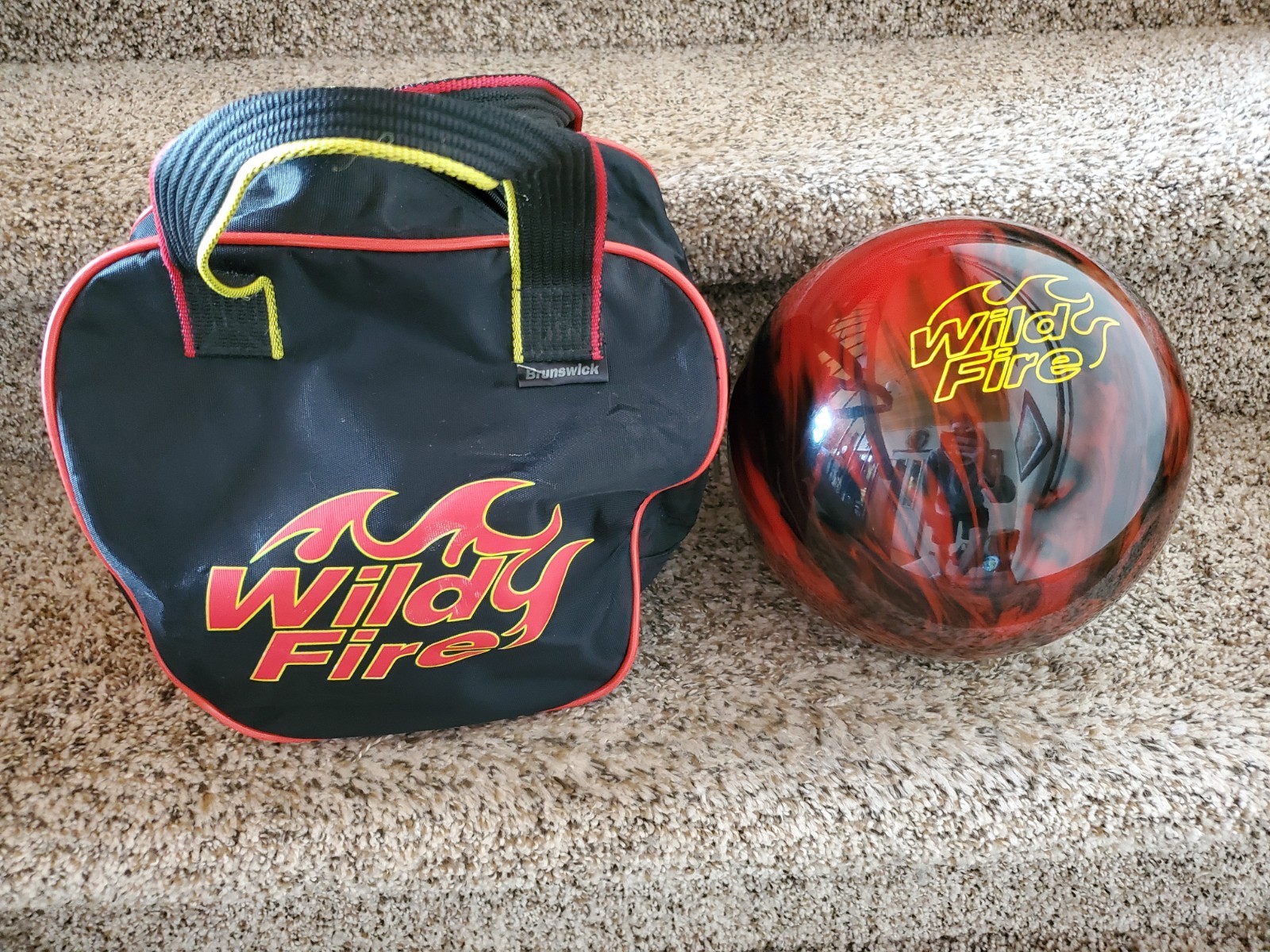 VTG Brunswick Wild Fire 14 Lb Bowling Ball w Bag Red Black Swirl New Undrilled VTG Brunswick Wild Fire 14 Lb Bowling Ball w Bag Red Black Swirl New Undrilled