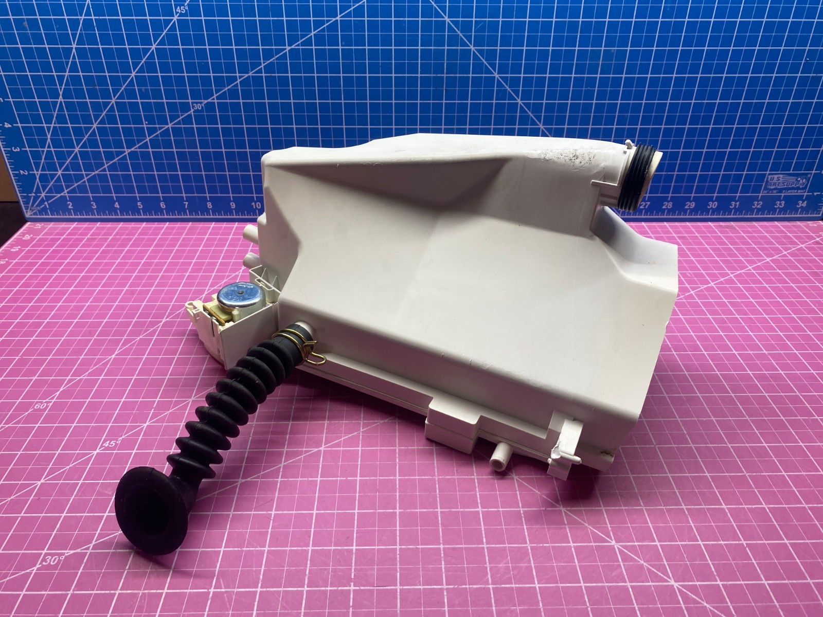 Whirlpool Kenmore Maytag Washer Dispenser Housing P# 8182122 8183032 8181723 Whirlpool Kenmore Maytag Washer Dispenser Housing P# 8182122 8183032 8181723