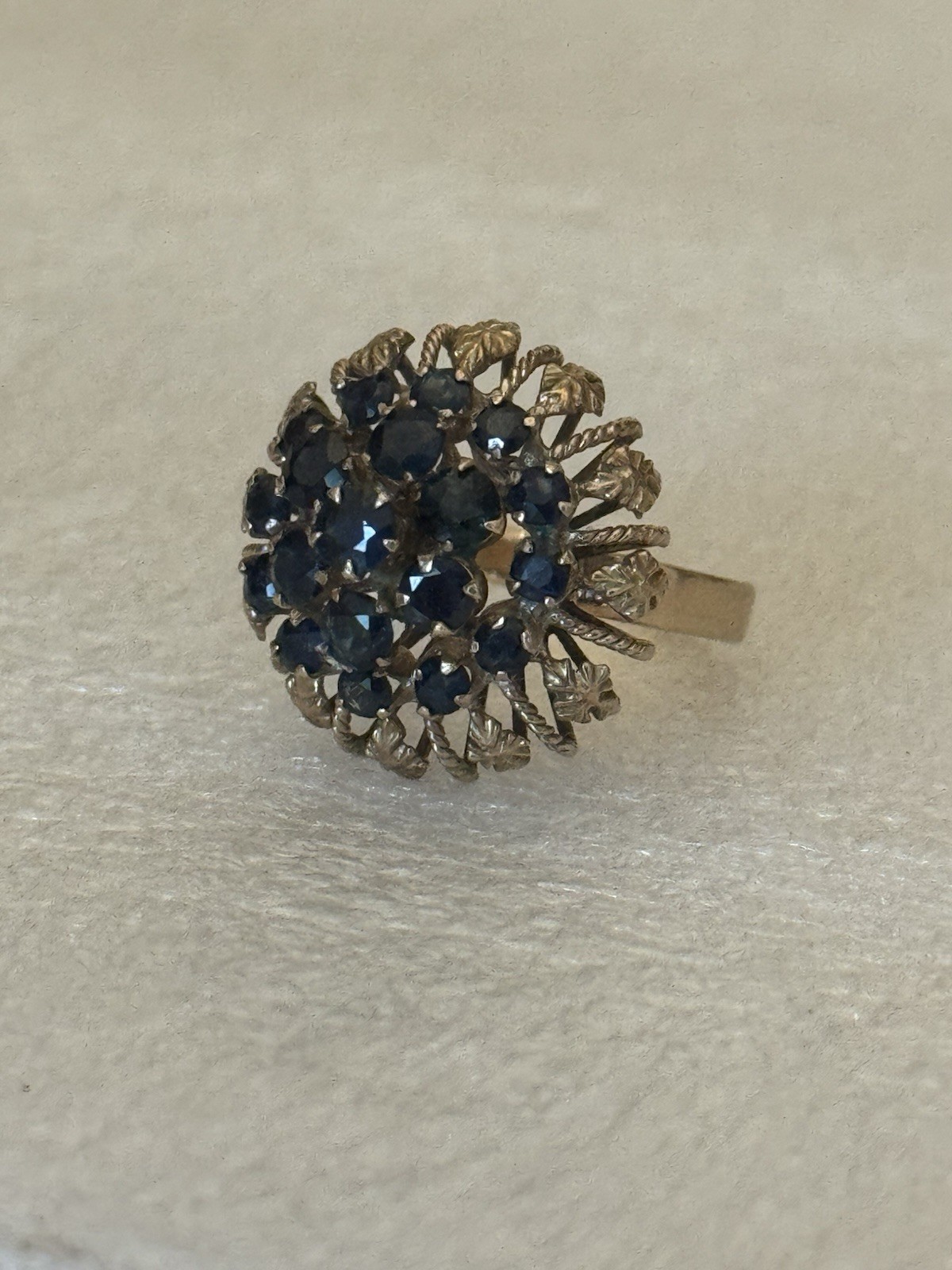 Vintage 18K Gold Ring With Blue Sapphire Cluster Thai Pricess Ring 5.7 Grams
