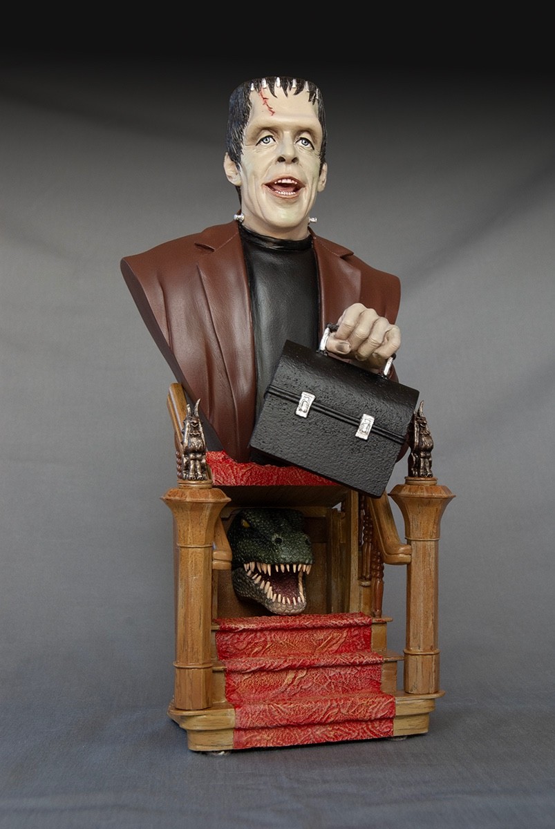 Herman Munster & Spot Resin Bust 1/4 scale Herman Munster & Spot Resin Bust 1/4 scale