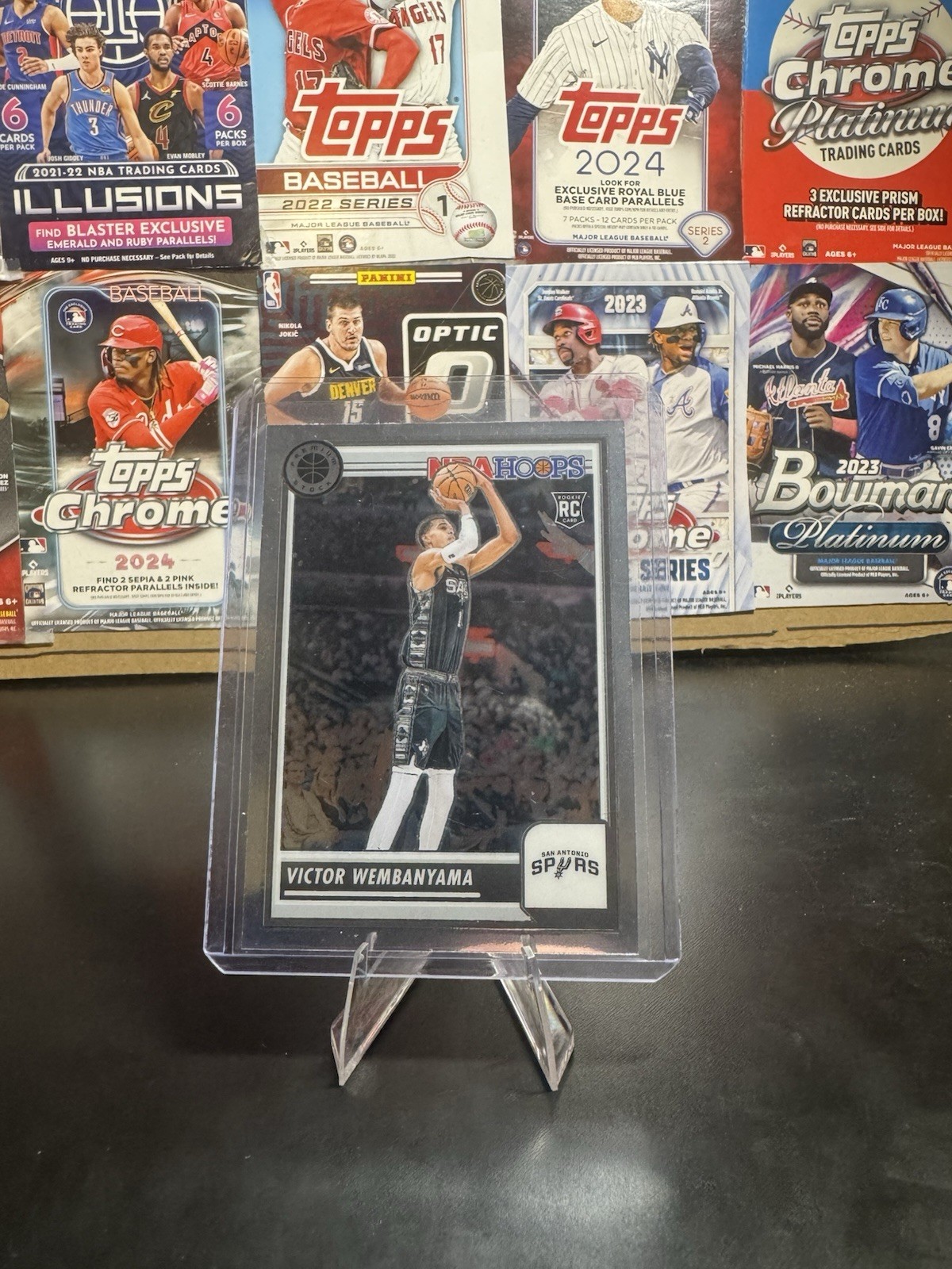 2023-24 Panini Nba Hoops Premium Stock - Victor Wembanyama #108 (RC) 2023-24 Panini Nba Hoops Premium Stock - Victor Wembanyama #108 (RC)