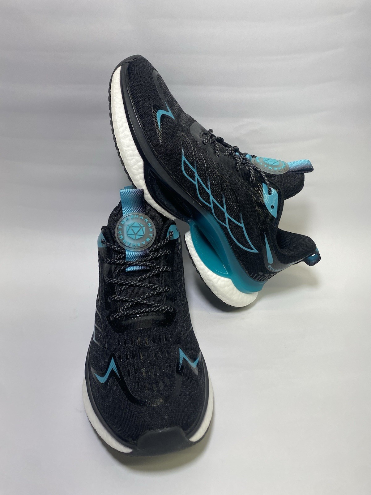 Maeharmay Aerion Armadillo Black And Aqua/Teal Supportive Uni-Sex Walking Shoes