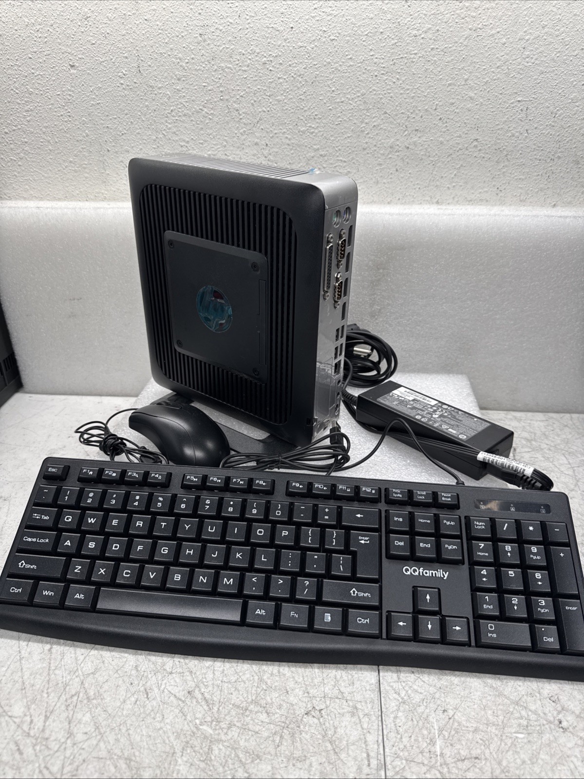 HP t730 Thin Client - 8GB RAM/64GB SSD AC Adapter, Stand Keyboard And Mouse