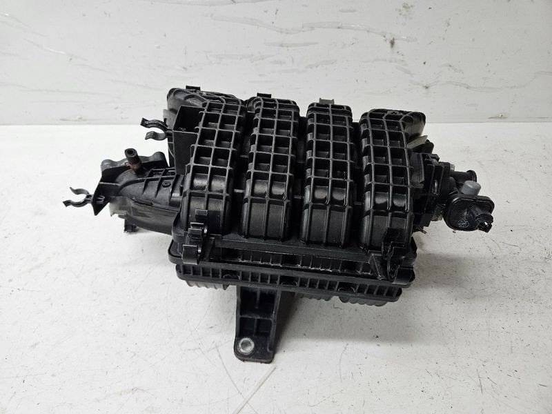 2013-2016 Nissan Altima Upper intake Manifold 2.5L 4 Cylinder With Warranty