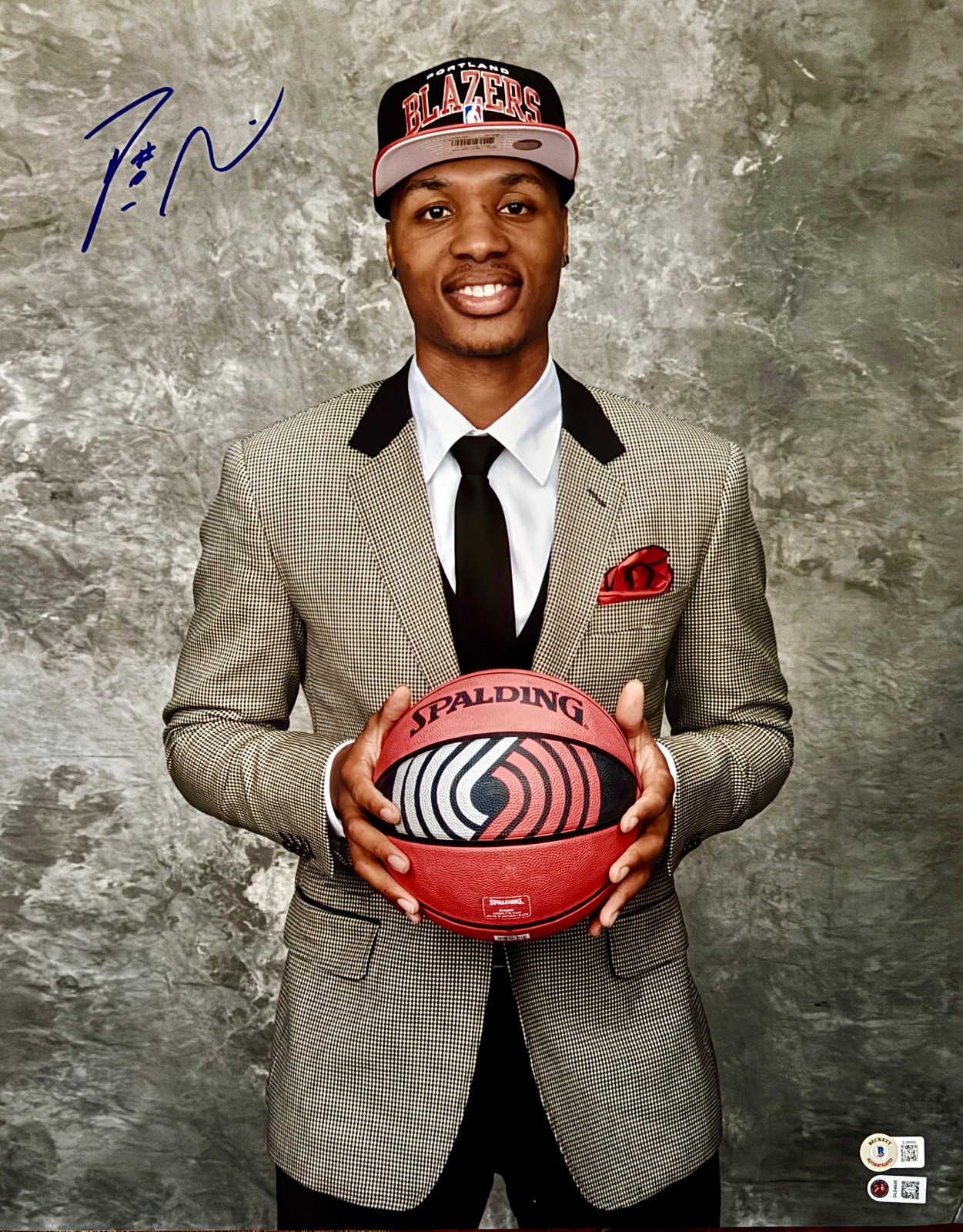 ROOKIE Damian Lillard Signed Portland Trail Blazers 16x20 Photo Beckett COA auto ROOKIE Damian Lillard Signed Portland Trail Blazers 16x20 Photo Beckett COA auto