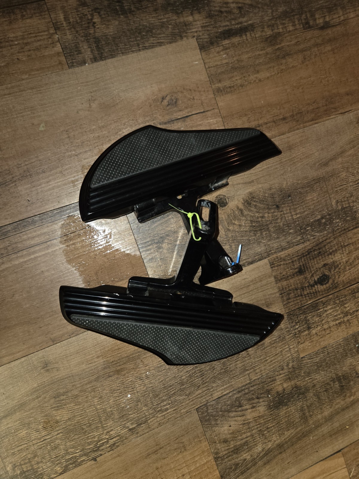 OEM Harley Defiance Passenger Floorboards Gloss Black 50500528 Touring Glide...