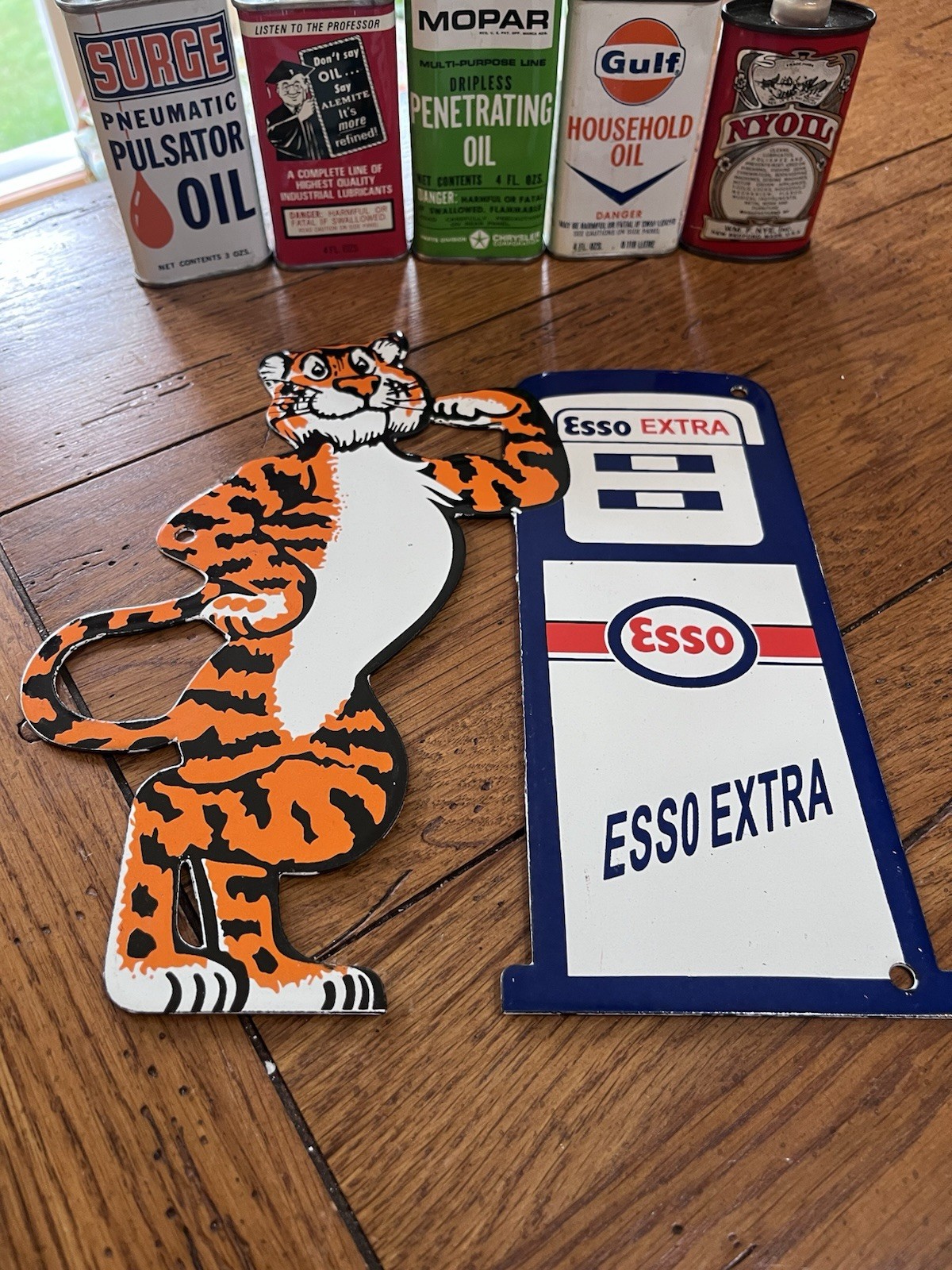 NICE ESSO EXTRA TIGER GAS PUMP PORCELAIN SIGN