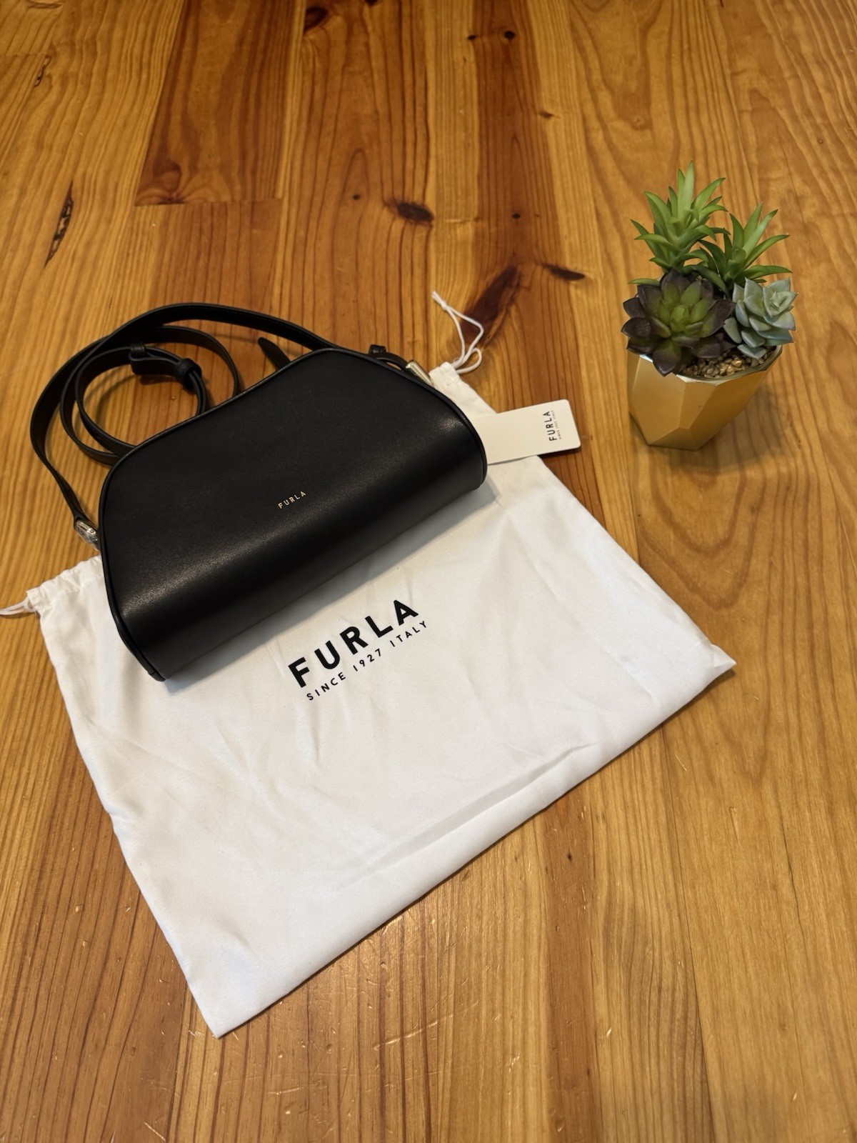 FURLA Vitello Sidney Goccia Crossbody Shoulder Bag Purse Black NWT Dust Bag