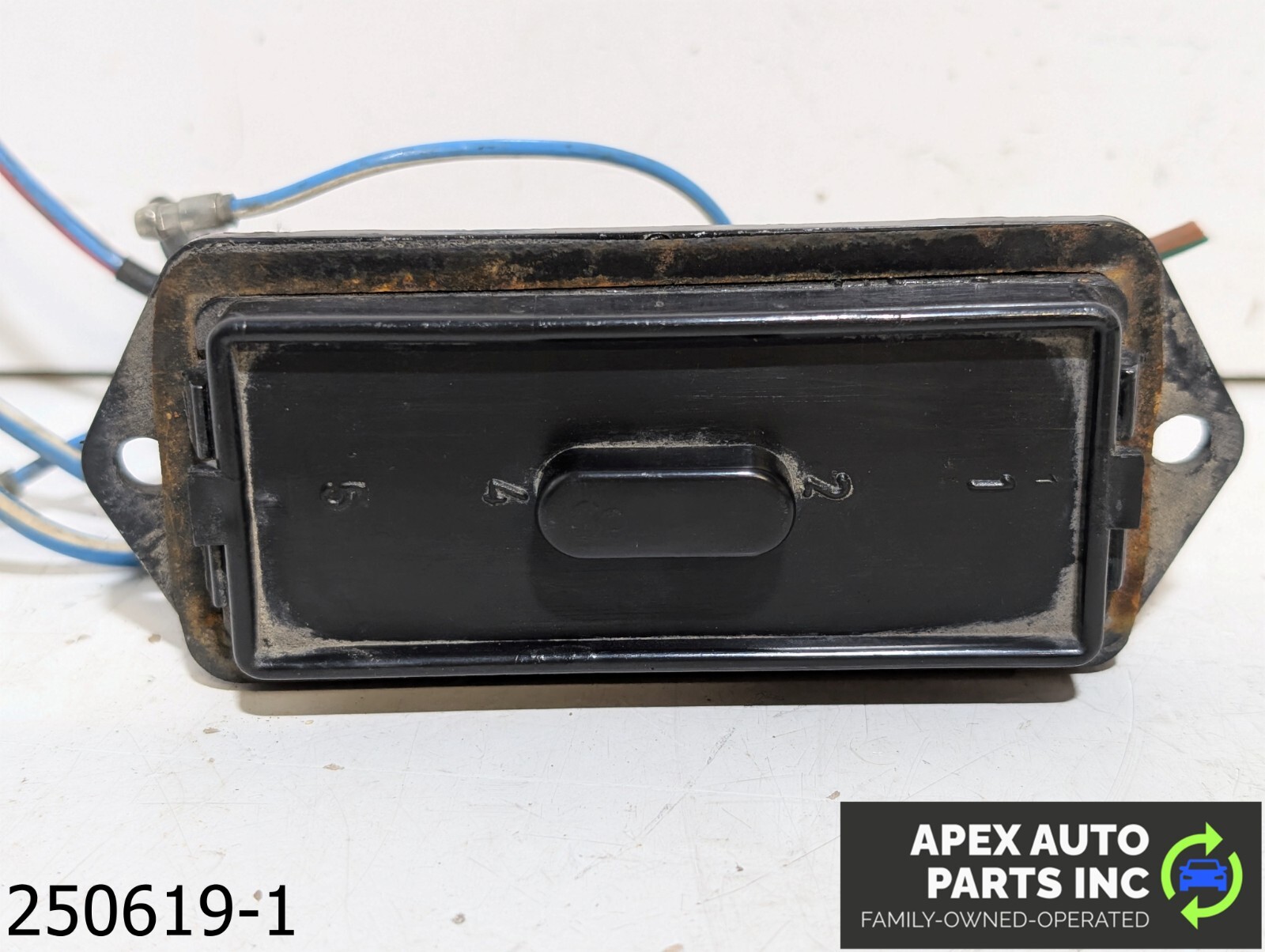OEM 1980-1987 Jaguar XJ6 4.2L  HOOD SIDE FUSE BOX