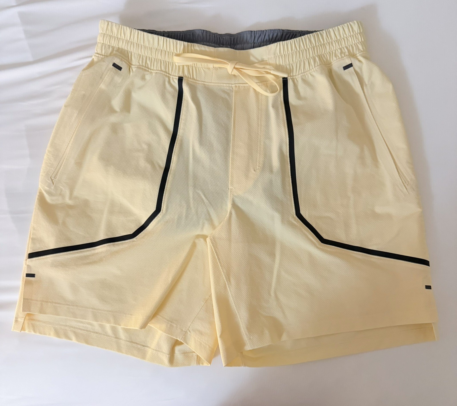 Lululemon License to Train Elite 7” Lined Shorts - Yellow - Men’s Medium