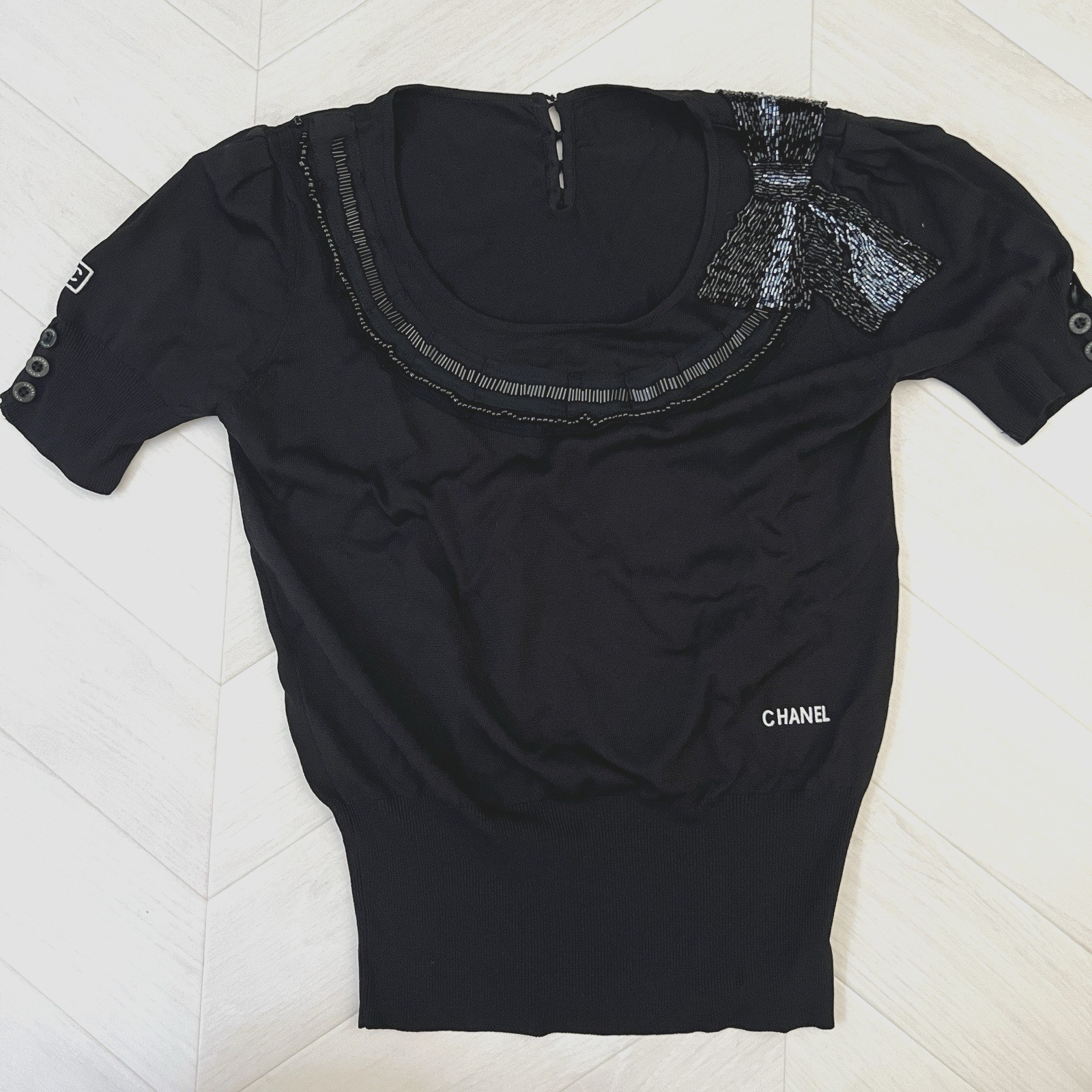 CHANEL IDENTIFICATION Vintage Black Knit Beaded Bow Sweater Top CC Patch Italy