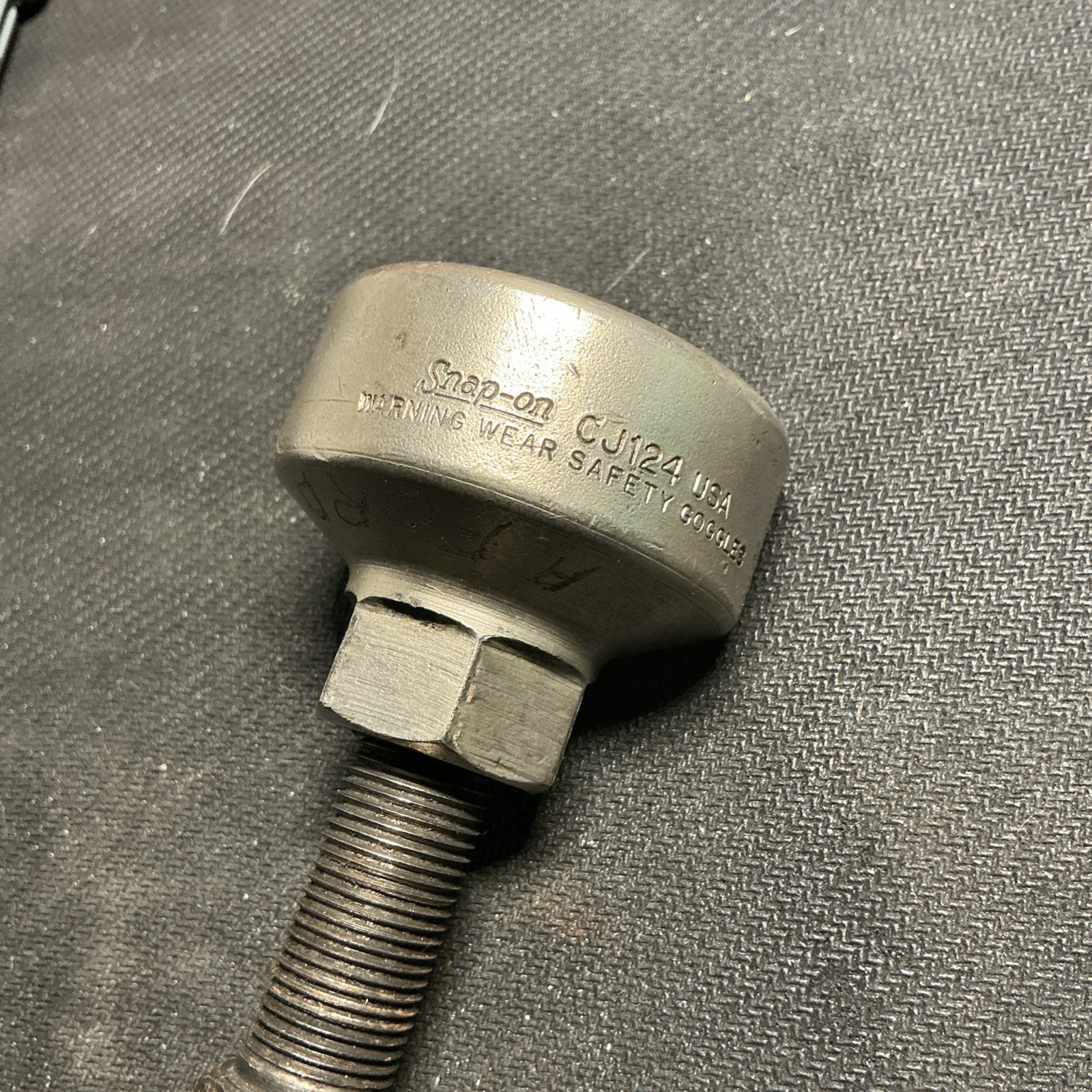 Snap-On CJ124 Power steering pump pulley puller Snap-On CJ124 Power steering pump pulley puller