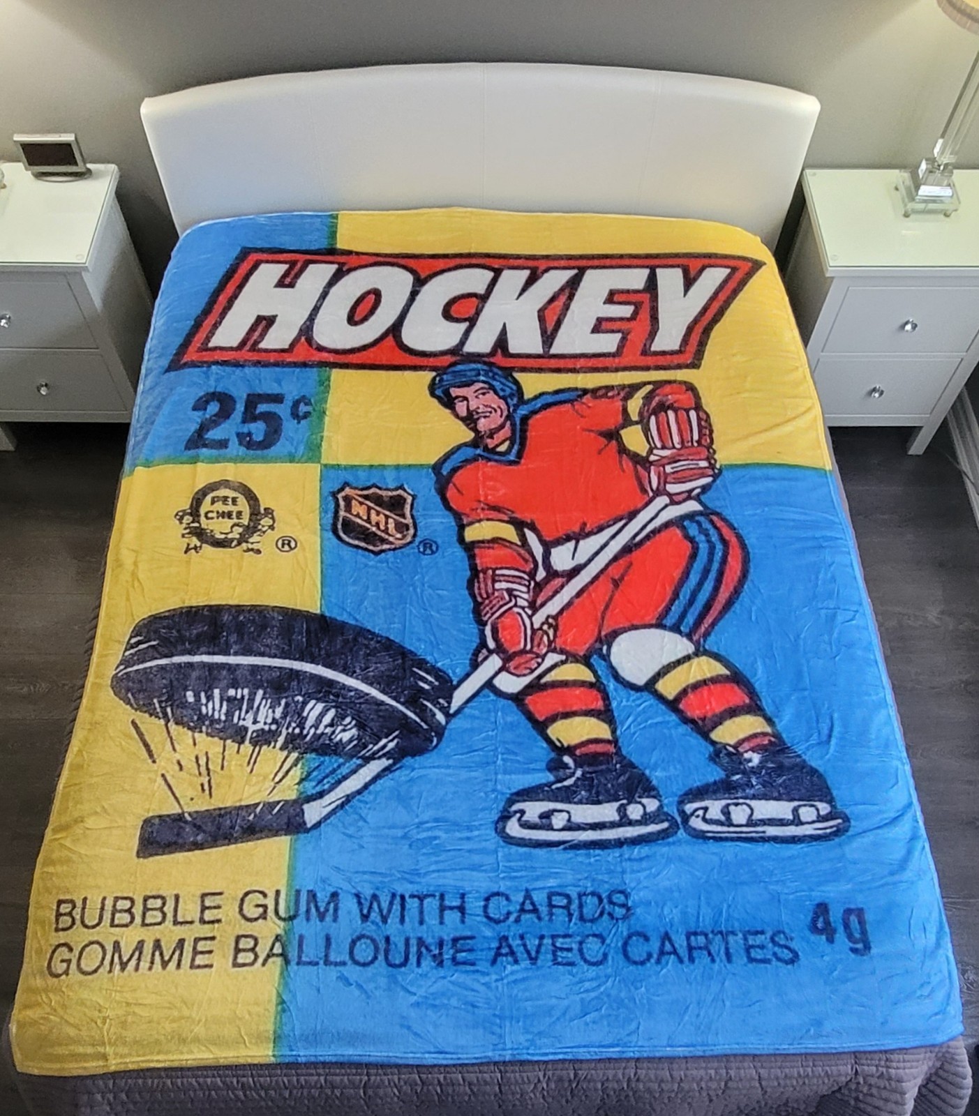 Giant 5\' x 7\' 1983-84 O-Pee-Chee OPC Hockey Card Wax Pack Throw Blanket - NWT