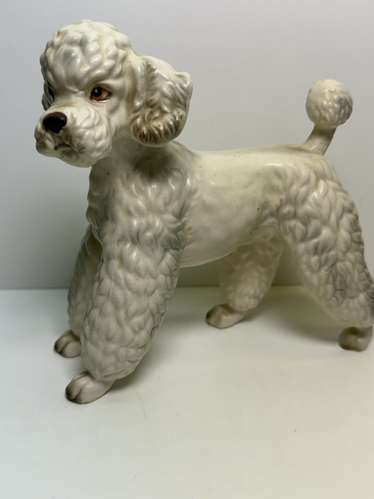 VINTAGE LEFTON WHITE CERAMIC POODLE FIGURINE MCM JAPAN MOD. H7328, (GB) VINTAGE LEFTON WHITE CERAMIC POODLE FIGURINE MCM JAPAN MOD. H7328, (GB)