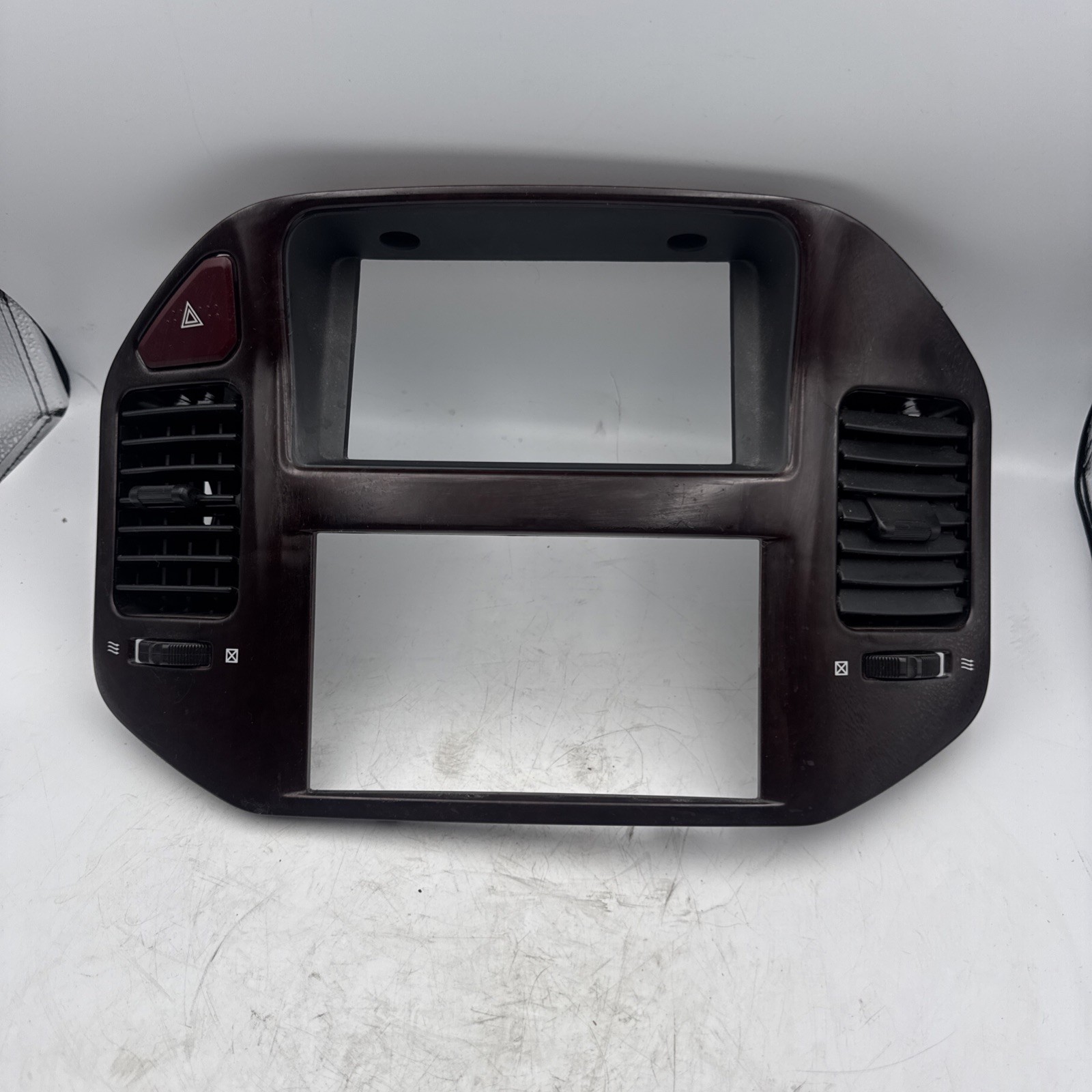 01-02 Mitsubishi Montero Limited XLS Woodgrain Center Dash Radio Bezel Vents OEM