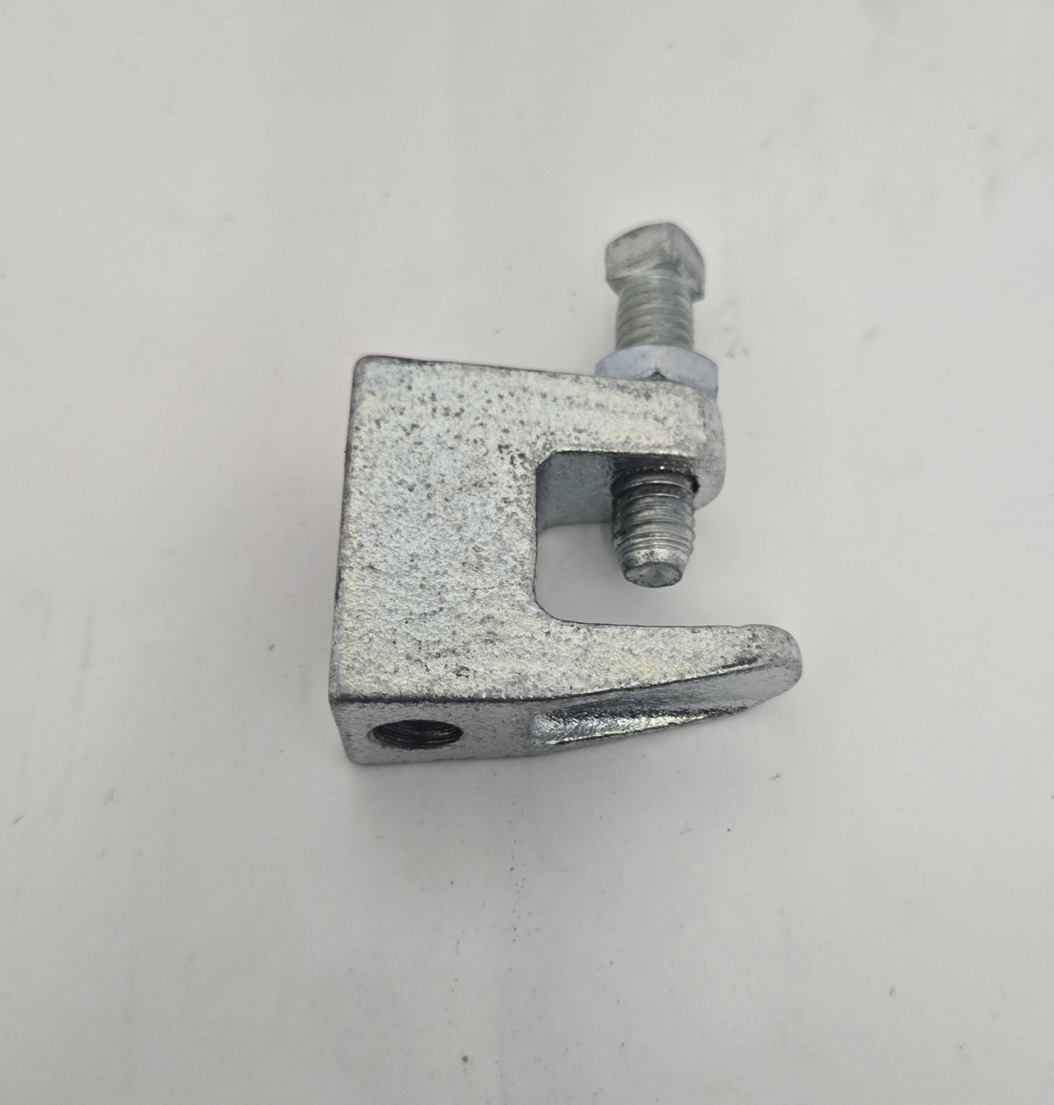 40ct Caddy 300 Universal Beam Clamp  3/8, 13/16 MAX Flange