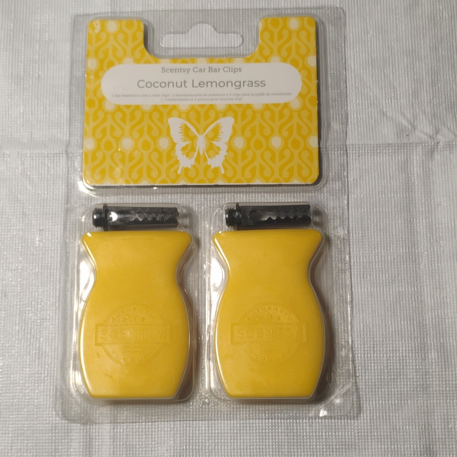Scentsy Car Bar Clip Air Refresh Coconut Lemongrass 2 Pack Scentsy Car Bar Clip Air Refresh Coconut Lemongrass 2 Pack