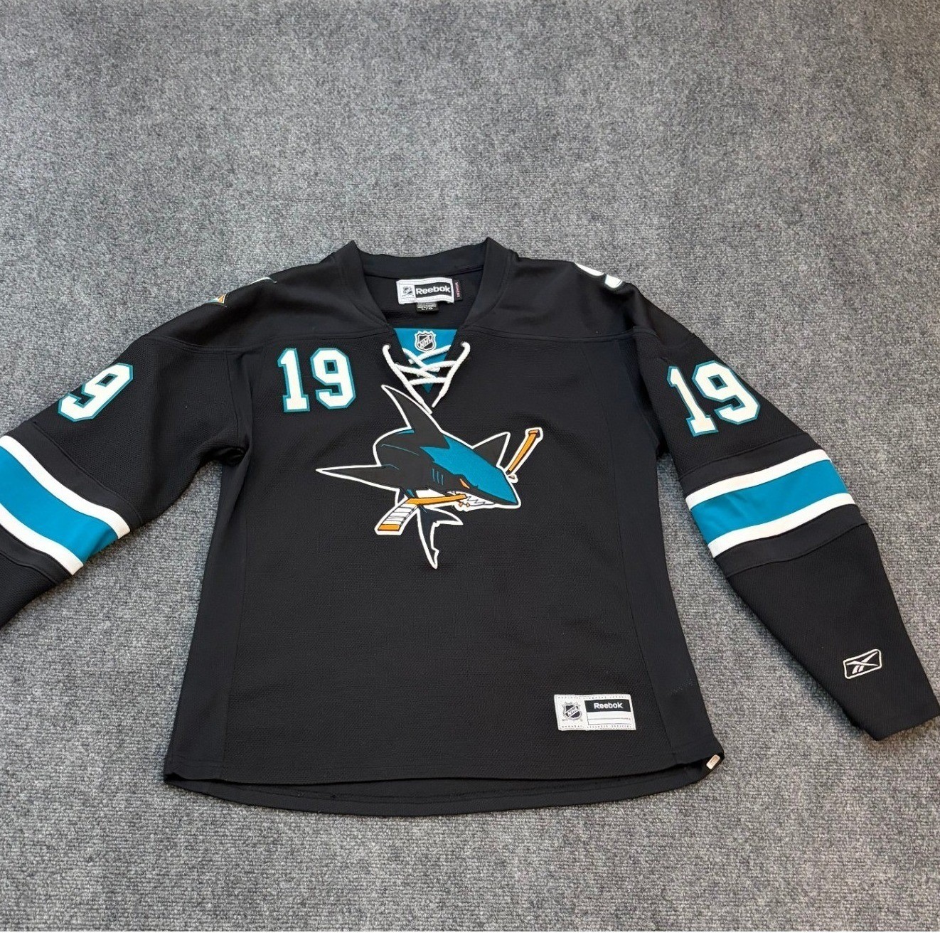 Reebok San Jose Sharks Joe Thornton 19 Jersey Womens Large Black NHL Hockey Reebok San Jose Sharks Joe Thornton 19 Jersey Womens Large Black NHL Hockey