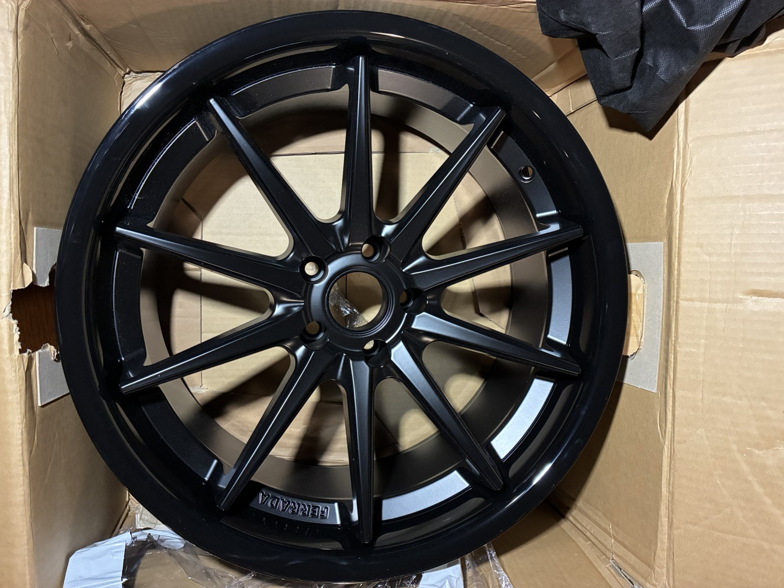 Ferrada Wheels FR4 20x10 71.6 Matte Black / Gloss Black Lip MINOR DISPLAY WEAR Ferrada Wheels FR4 20x10 71.6 Matte Black / Gloss Black Lip MINOR DISPLAY WEAR