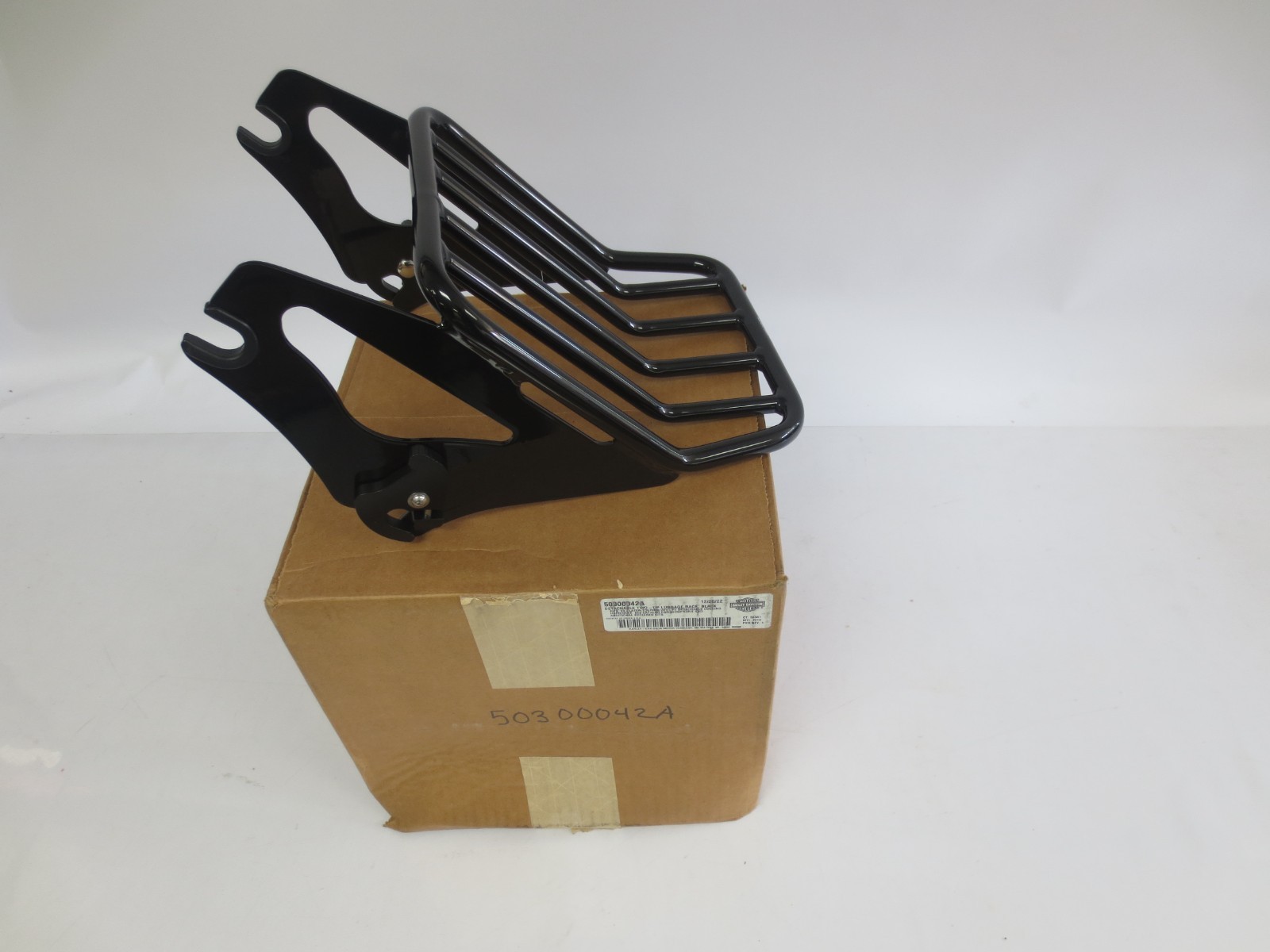 NEW Genuine Harley-Davidson OEM   Detachable Two-Up Luggage Rack 50300042A