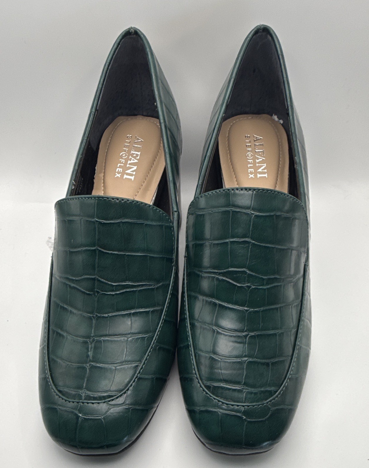 Alfani Women’s Green Croc-Embossed Leather Slip-On Loafer Square Toe SZ 7 M Alfani Women’s Green Croc-Embossed Leather Slip-On Loafer Square Toe SZ 7 M