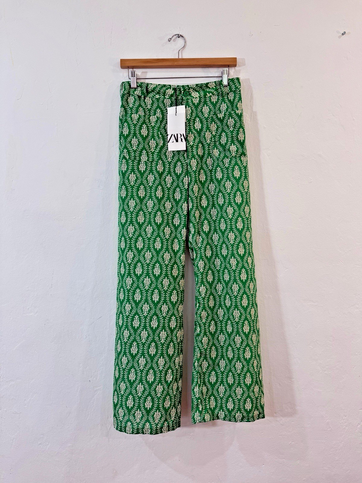 New Zara Women\'s Green Lightweight Button Fly Flare Ava Pants Medium Flowy Light