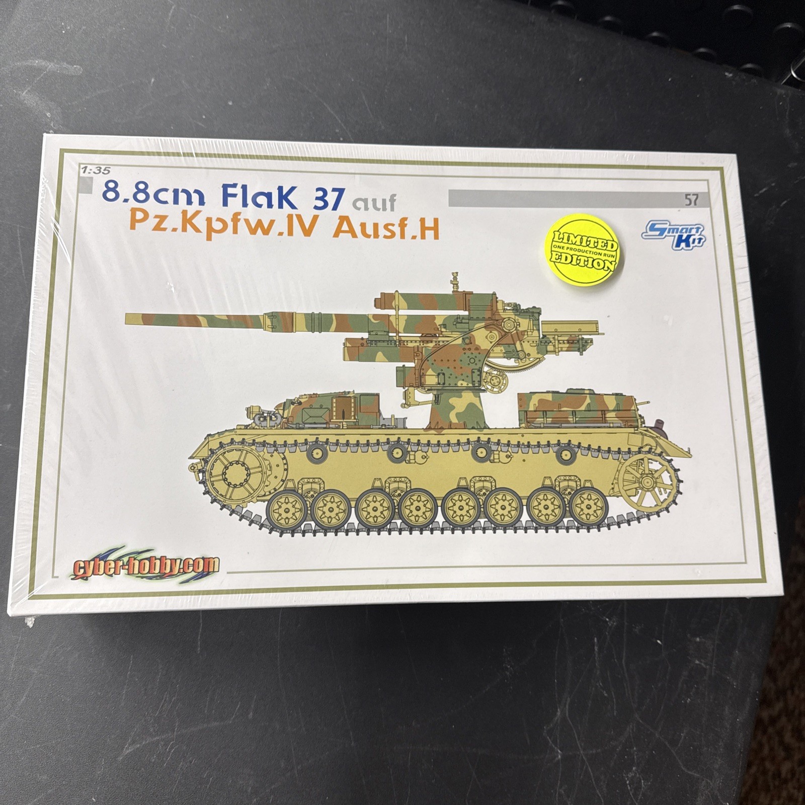 Cyber Hobby Dragon #6667 8.8cm Flak 37 Pz.Kpfw.IV 1:35- SEALED
