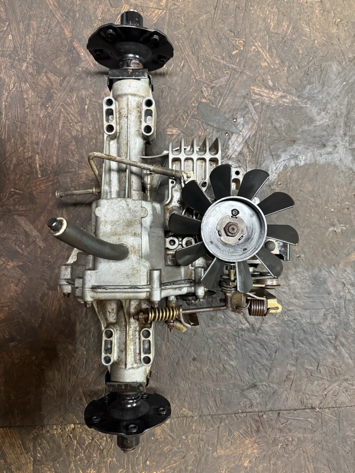 Hydro-Gear 176056 Transaxle Transmission Craftsman GT5000 331-3000 RUNNING VIDEO Hydro-Gear 176056 Transaxle Transmission Craftsman GT5000 331-3000 RUNNING VIDEO
