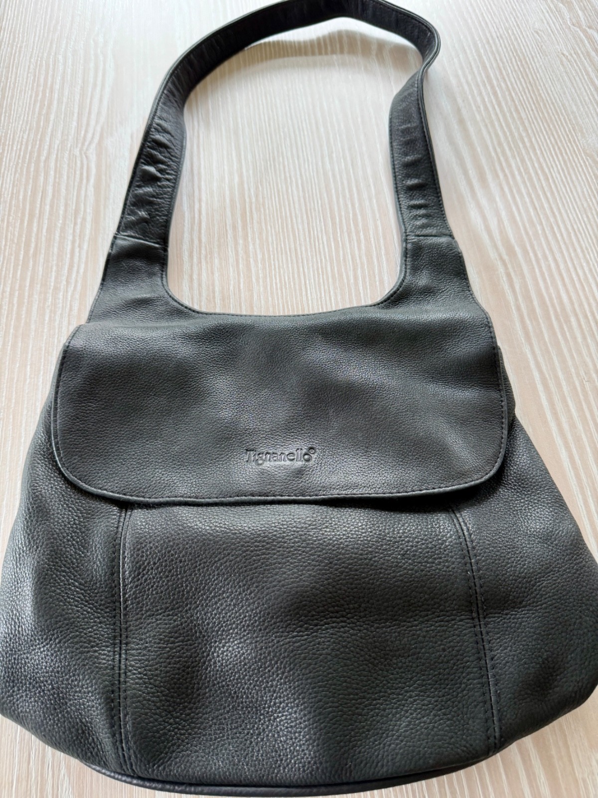 Tignanello Black Pebbled Leather Shoulder Bag Hobo Purse - Inner Pockets Tignanello Black Pebbled Leather Shoulder Bag Hobo Purse - Inner Pockets