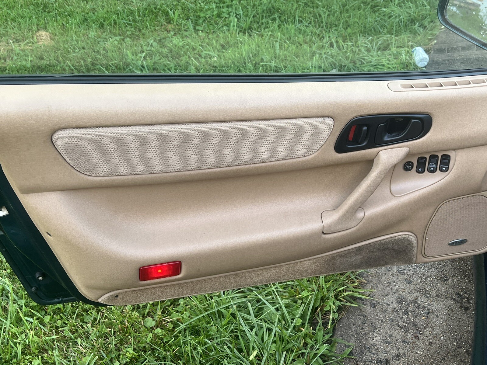 1990-1999 MITSUBISHI 3000GT LEFT & RIGHT DOOR INTERIOR TRIM COVER PANEL SET OF 2 1990-1999 MITSUBISHI 3000GT LEFT & RIGHT DOOR INTERIOR TRIM COVER PANEL SET OF 2